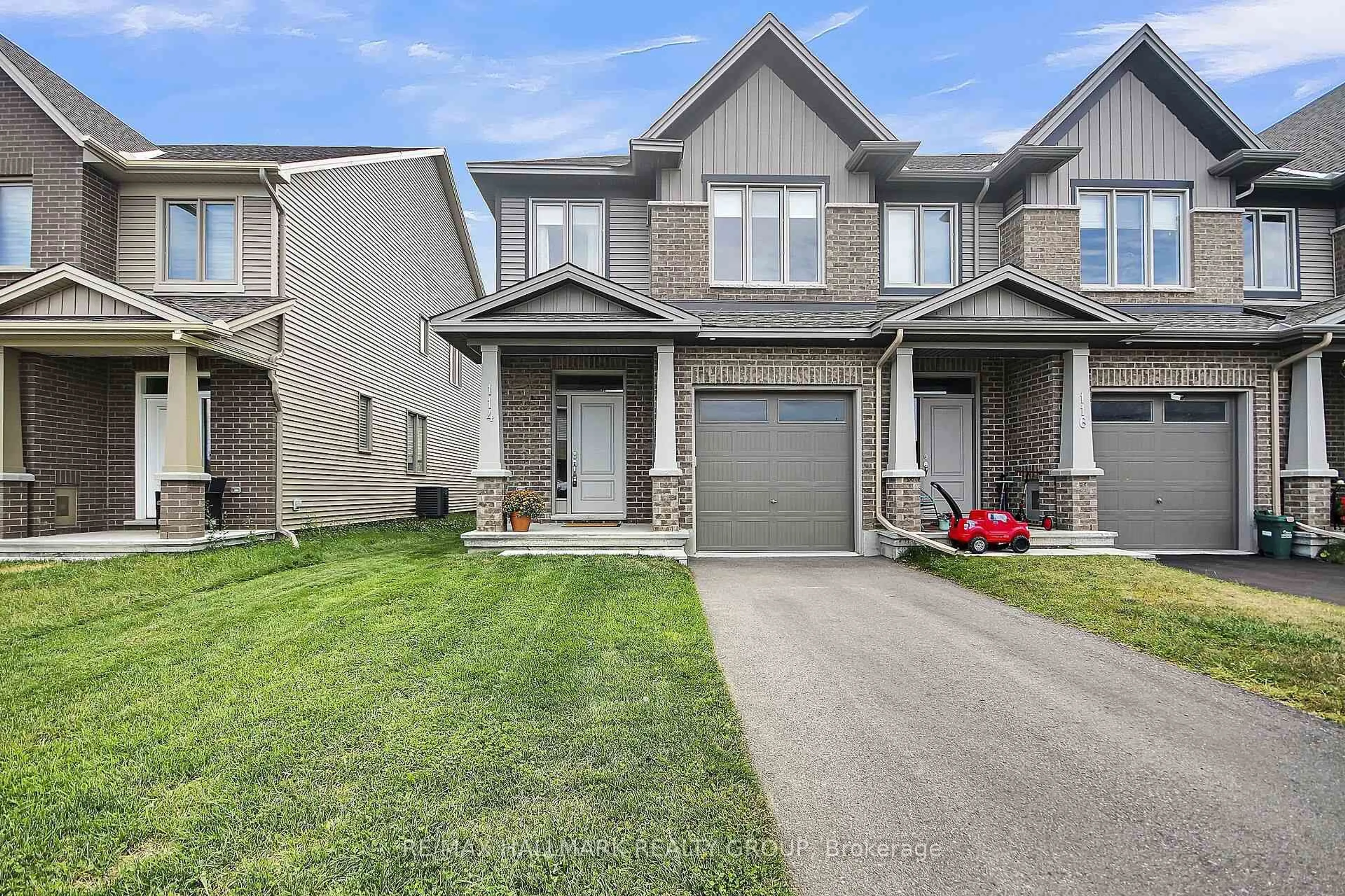 Unknown for 114 Jardiniere St, Ottawa Ontario K2S 2K2