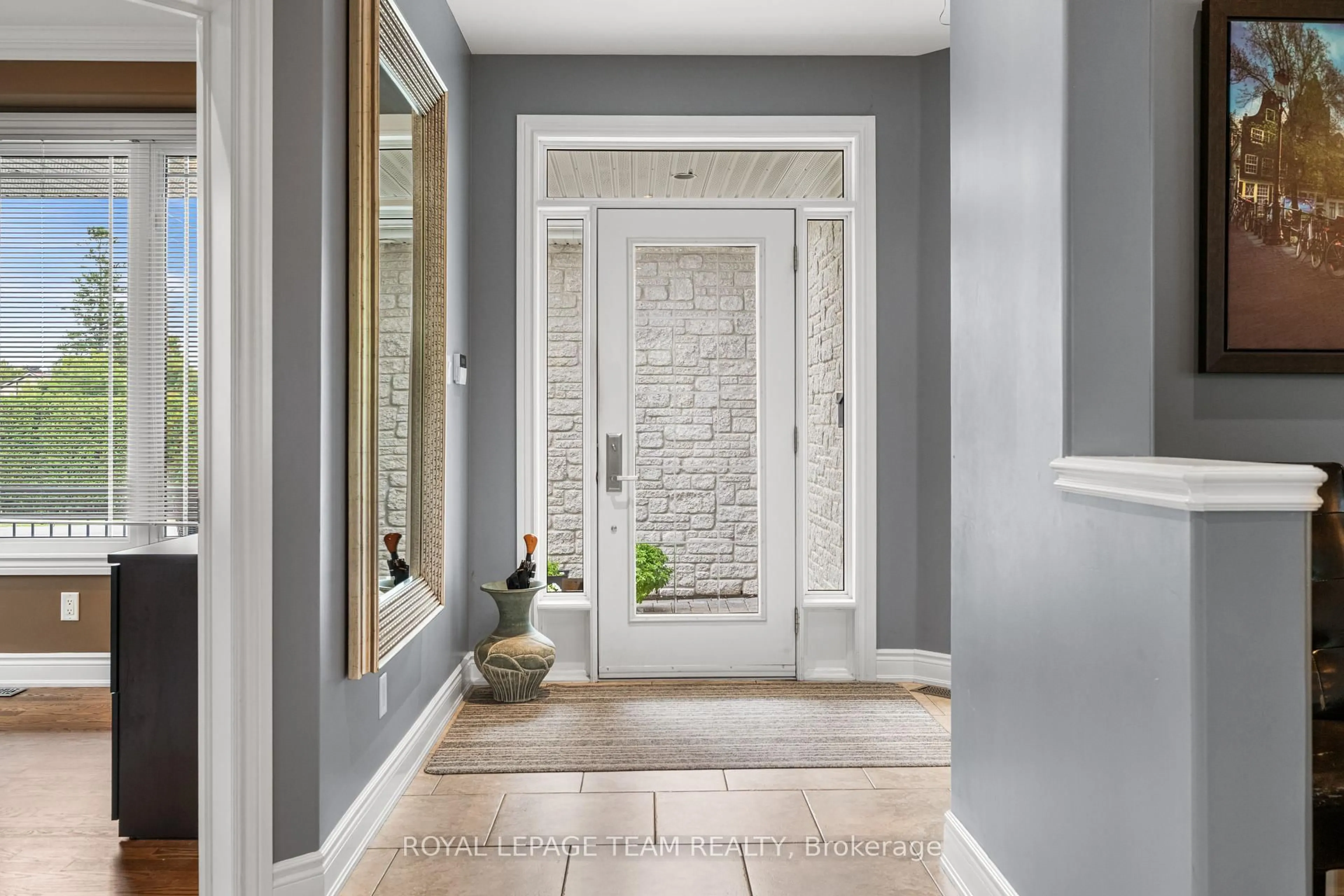 Indoor entryway for 49 Savuto Way, Ottawa Ontario K2G 2T2