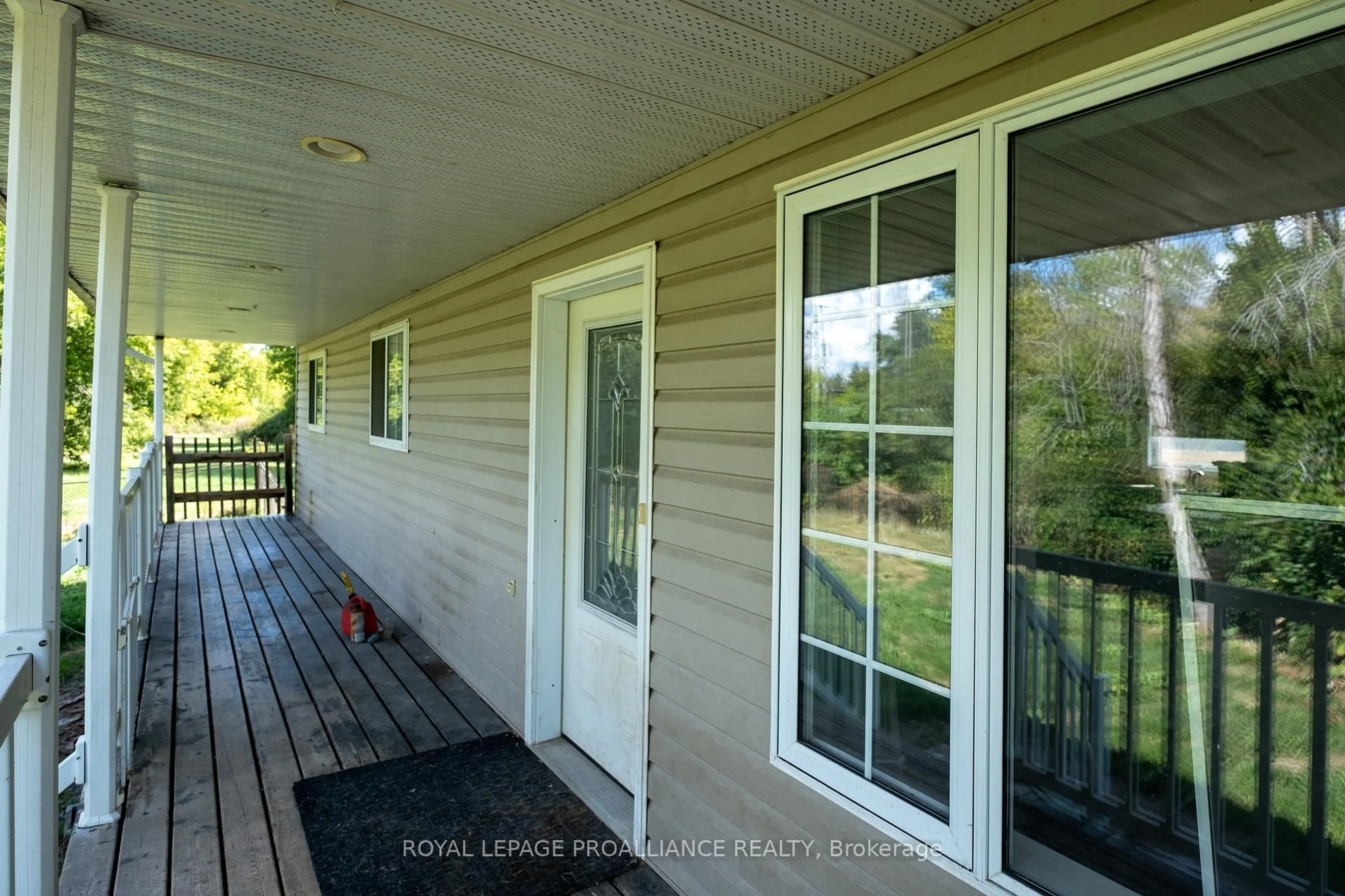 Home with vinyl exterior material, water/lake/river/ocean view for 6206 Old Highway 2, Shannonville Ontario K0K 3A0