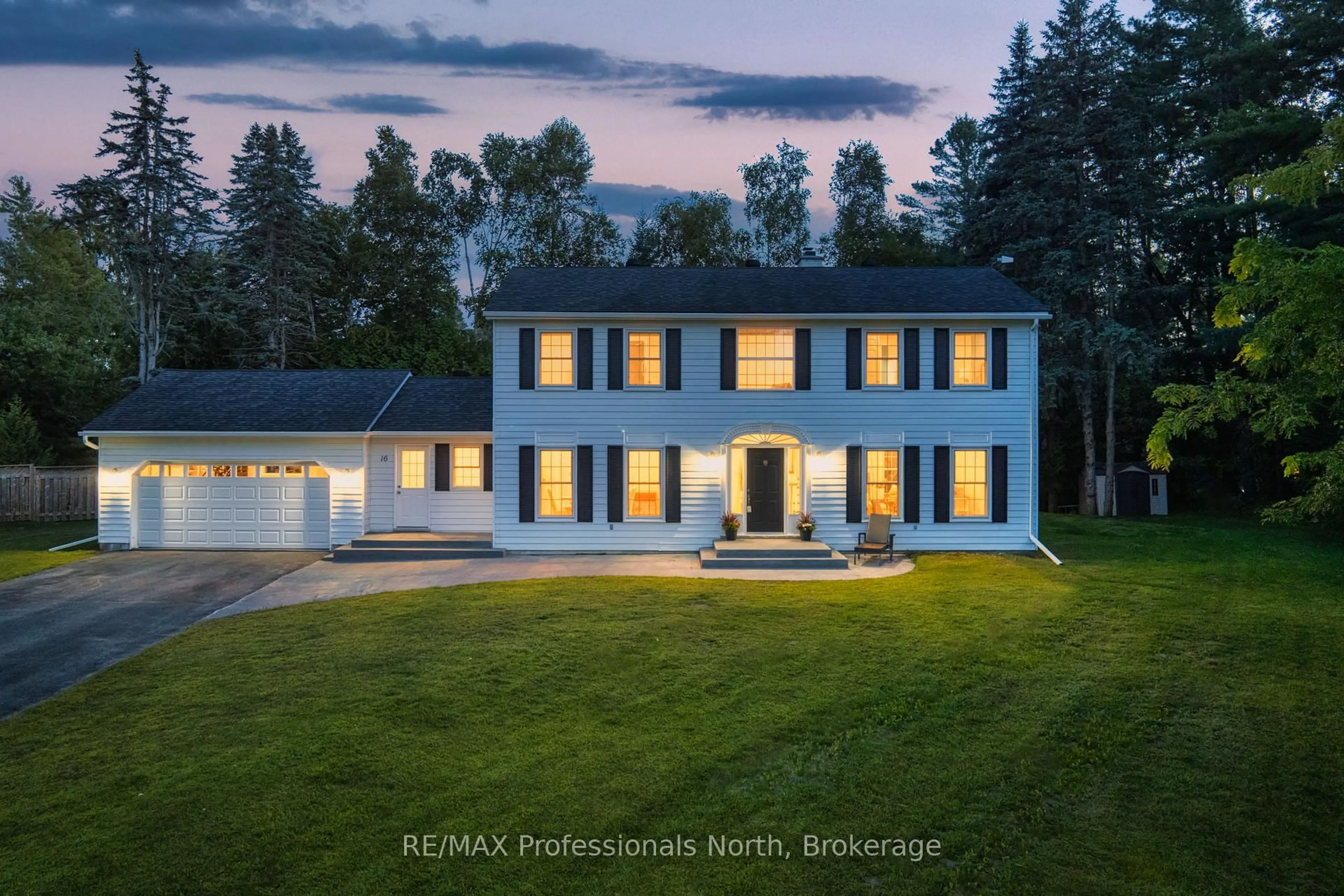 A pic from outside/outdoor area/front of a property/back of a property/a pic from drone, unknown for 16 Brobst Forest Cres, Bracebridge Ontario P1L 1C8