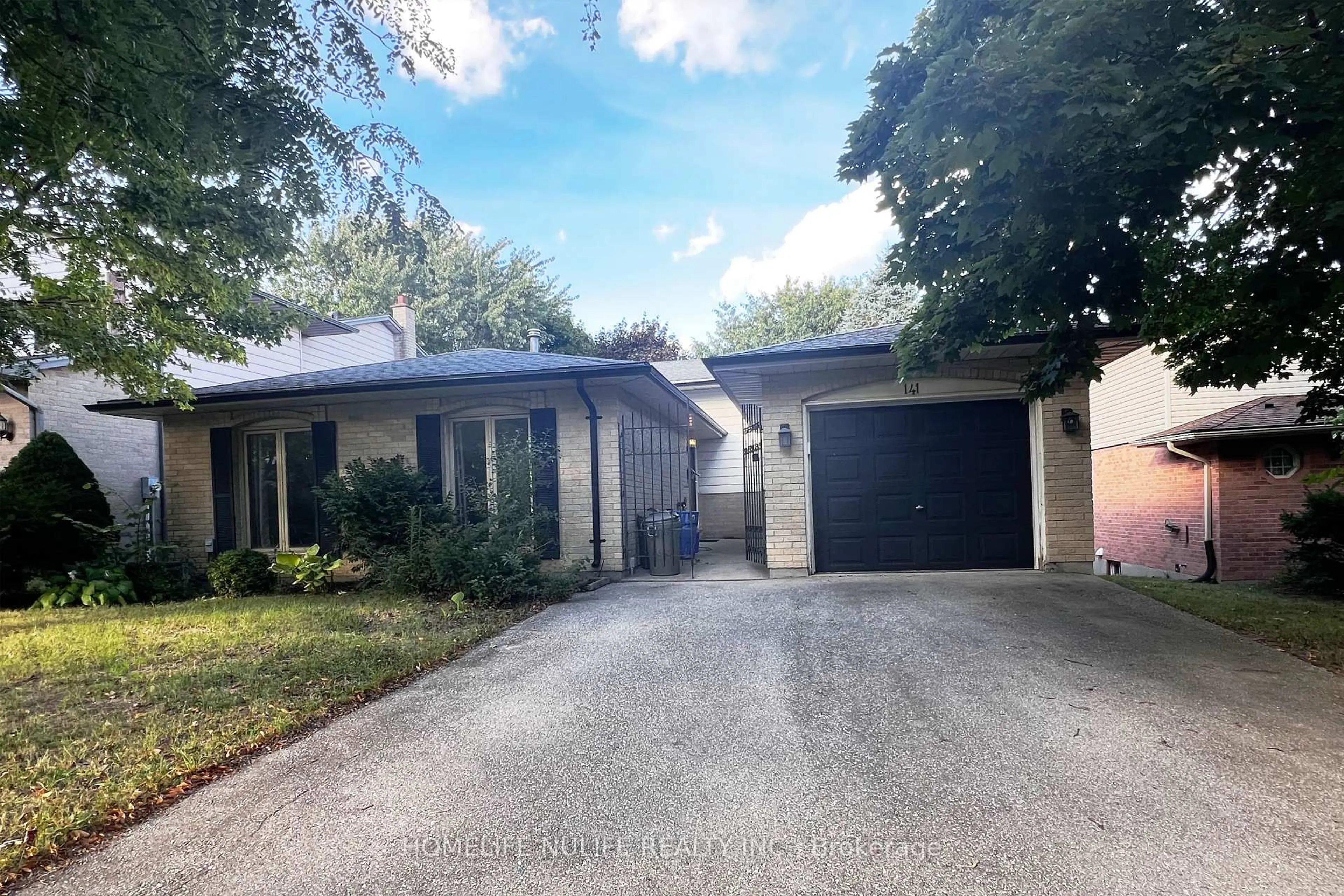 A pic from outside/outdoor area/front of a property/back of a property/a pic from drone, street for 141 Castlegrove Blvd, London North Ontario N6G 3T3