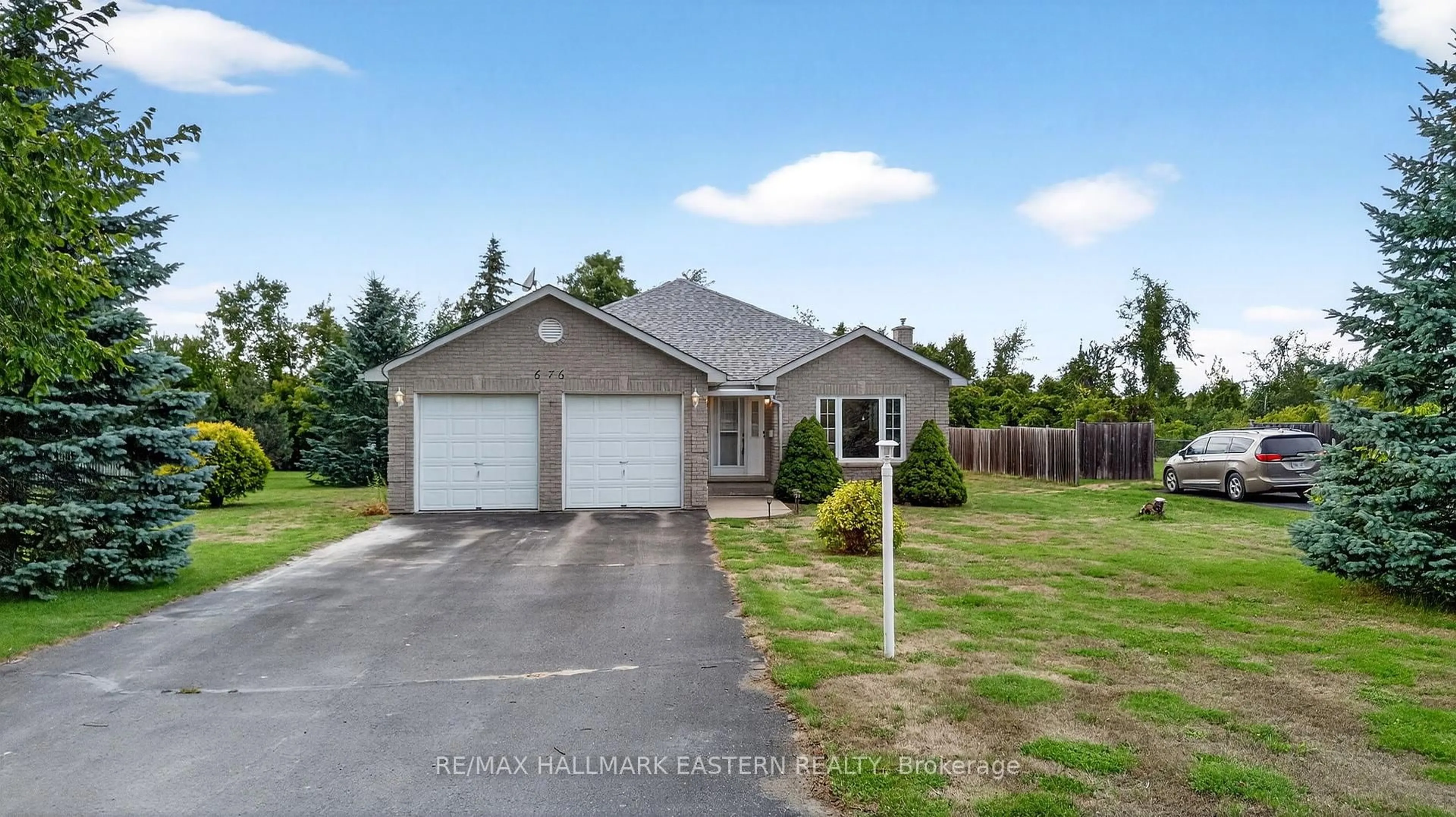 A pic from outside/outdoor area/front of a property/back of a property/a pic from drone, street for 676 Towerhill Rd, Peterborough Ontario K9K 2N2