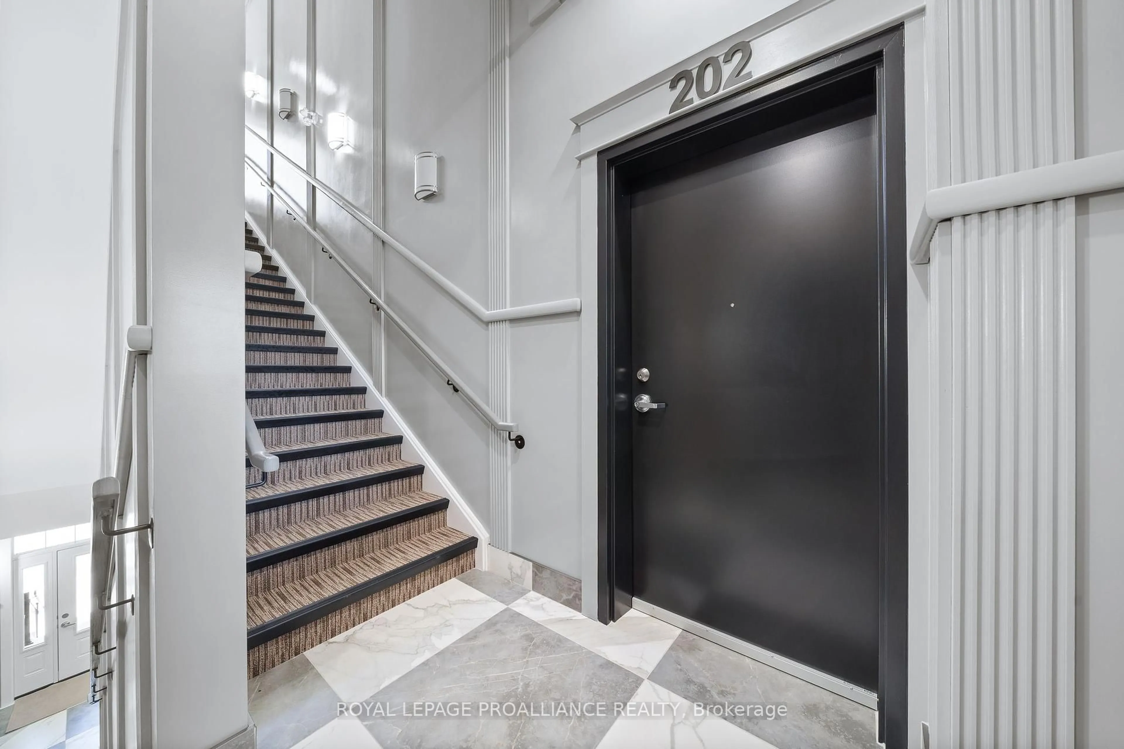 Indoor foyer for 941 Charles Wilson Pkwy #202, Cobourg Ontario K9A 0L2