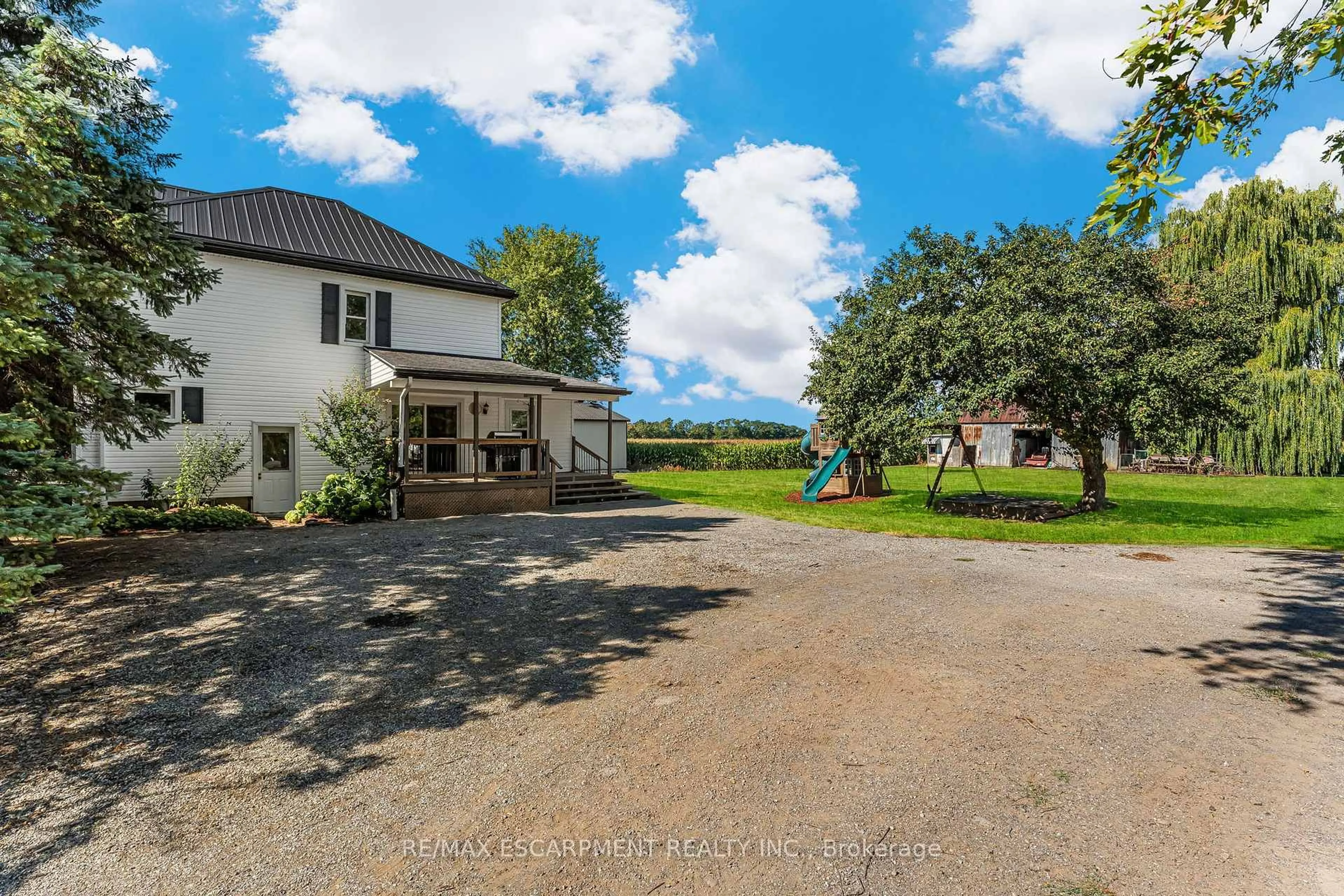 A pic from outside/outdoor area/front of a property/back of a property/a pic from drone, water/lake/river/ocean view for 398 Diltz Rd, Haldimand Ontario N1A 2W2