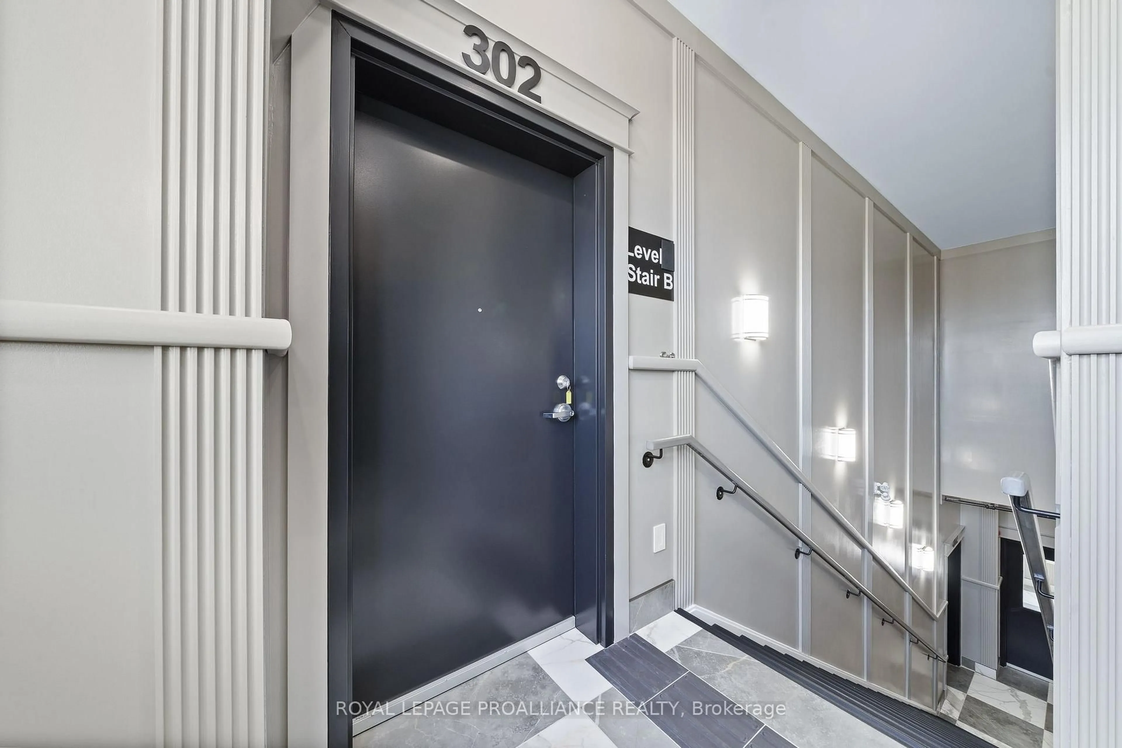 Indoor foyer for 941 Charles Wilson Pkwy #302, Cobourg Ontario K9A 0L2