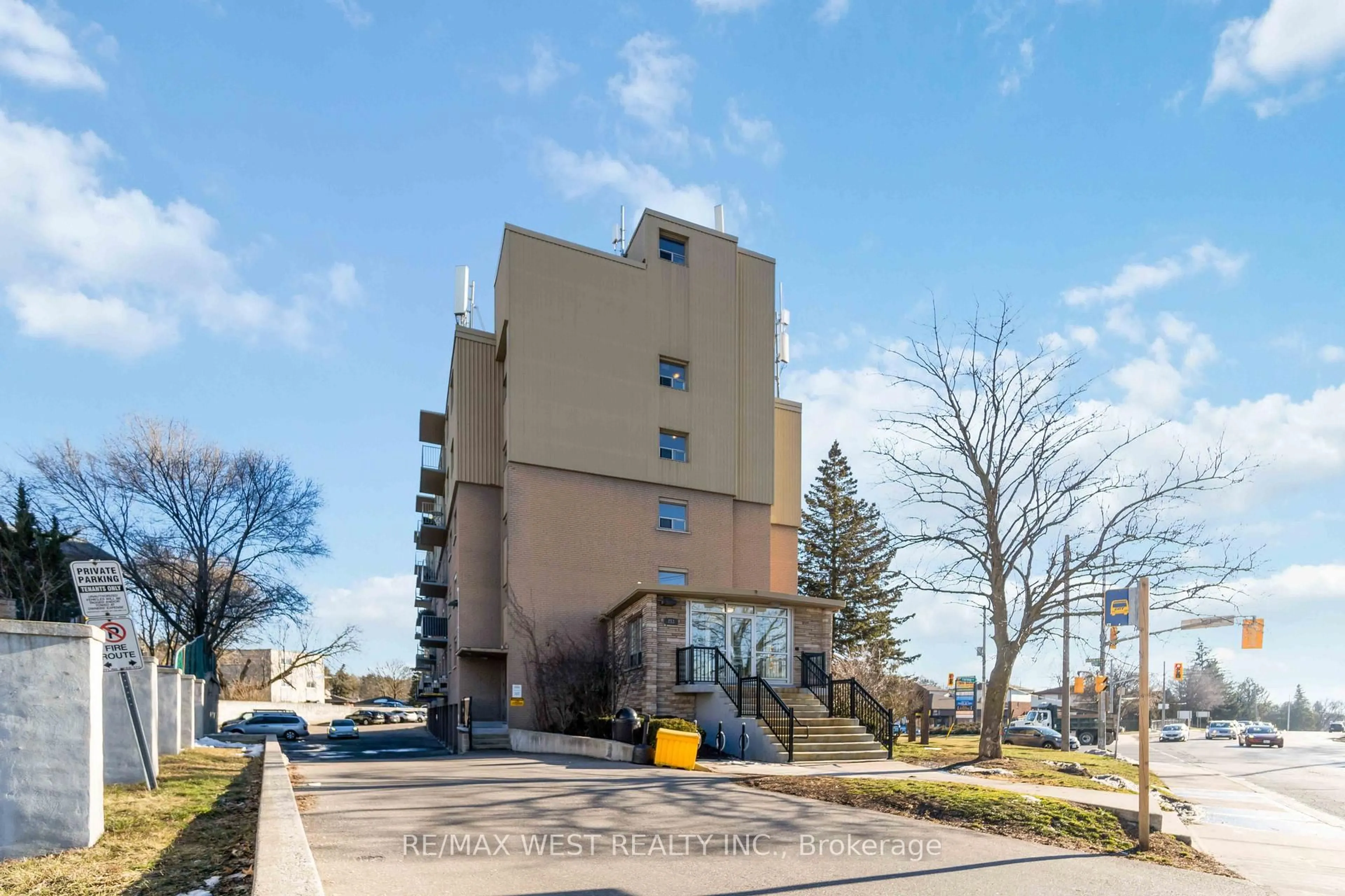 Unknown for 283 Fairway Rd #90, Kitchener Ontario N2A 2P1