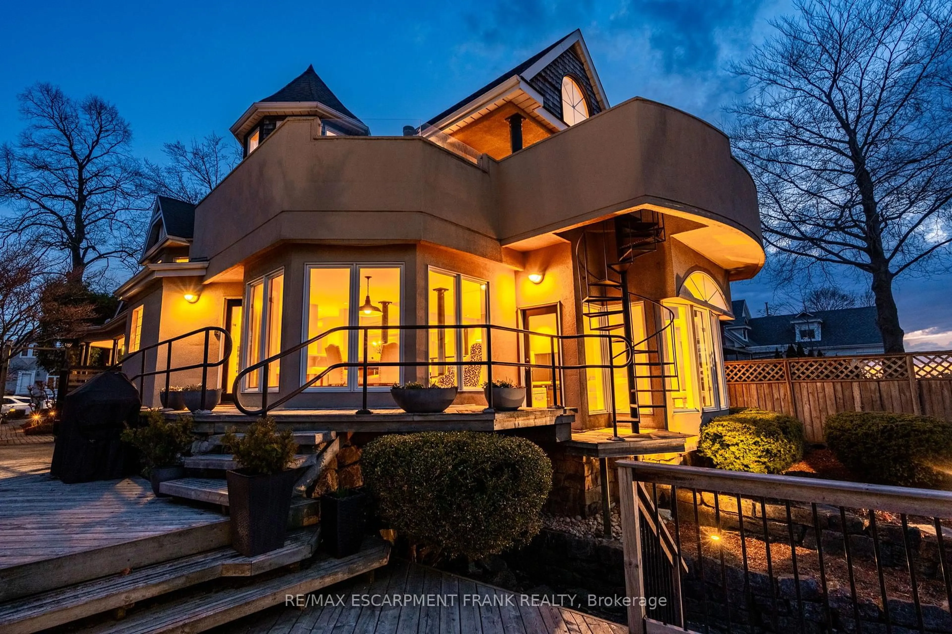 Unknown for 91 MOUNTAIN PARK Ave, Hamilton Ontario L9A 1A1
