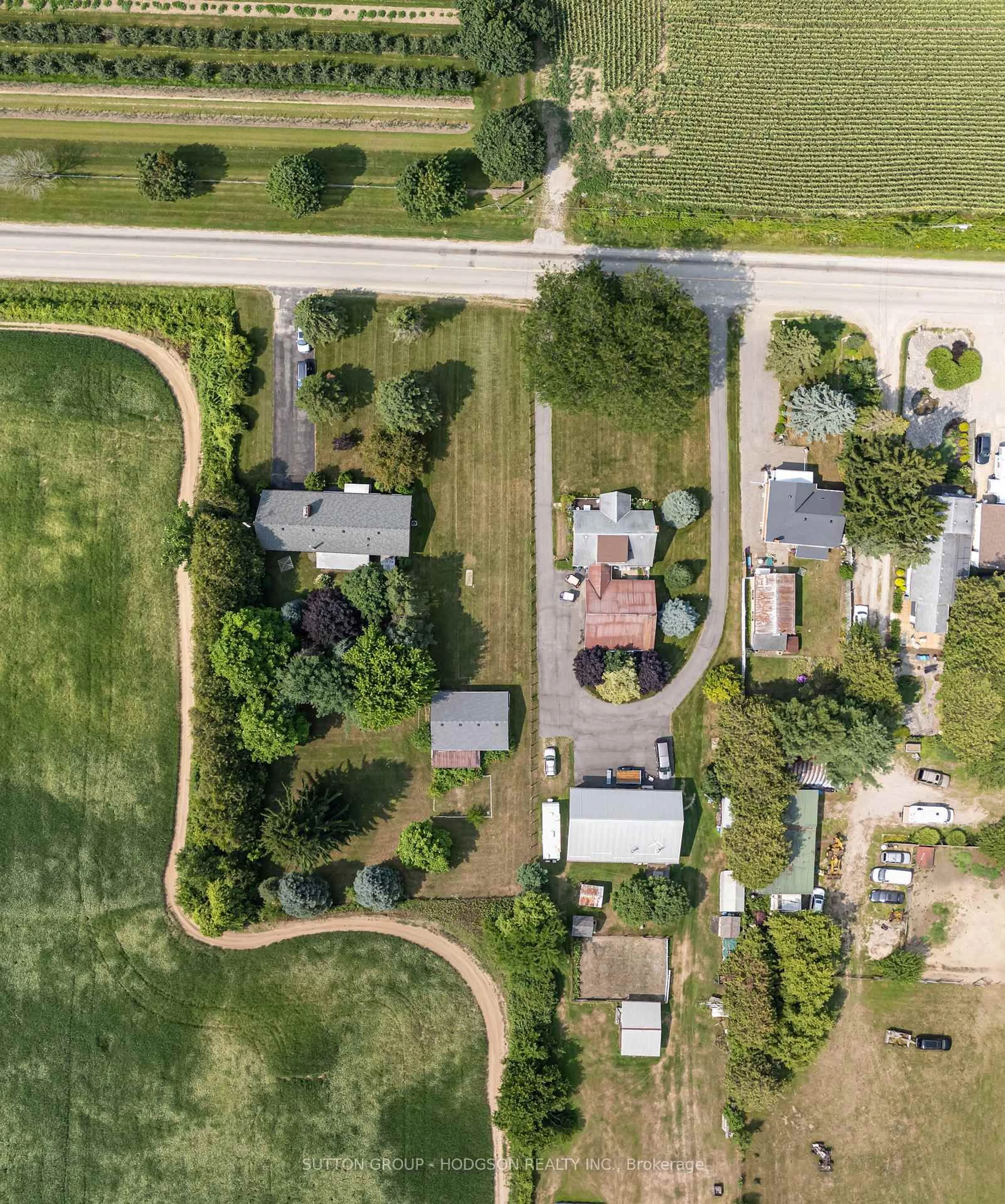 A pic from outside/outdoor area/front of a property/back of a property/a pic from drone, street for 228 Richmond St, Thames Centre Ontario N0M 2P0