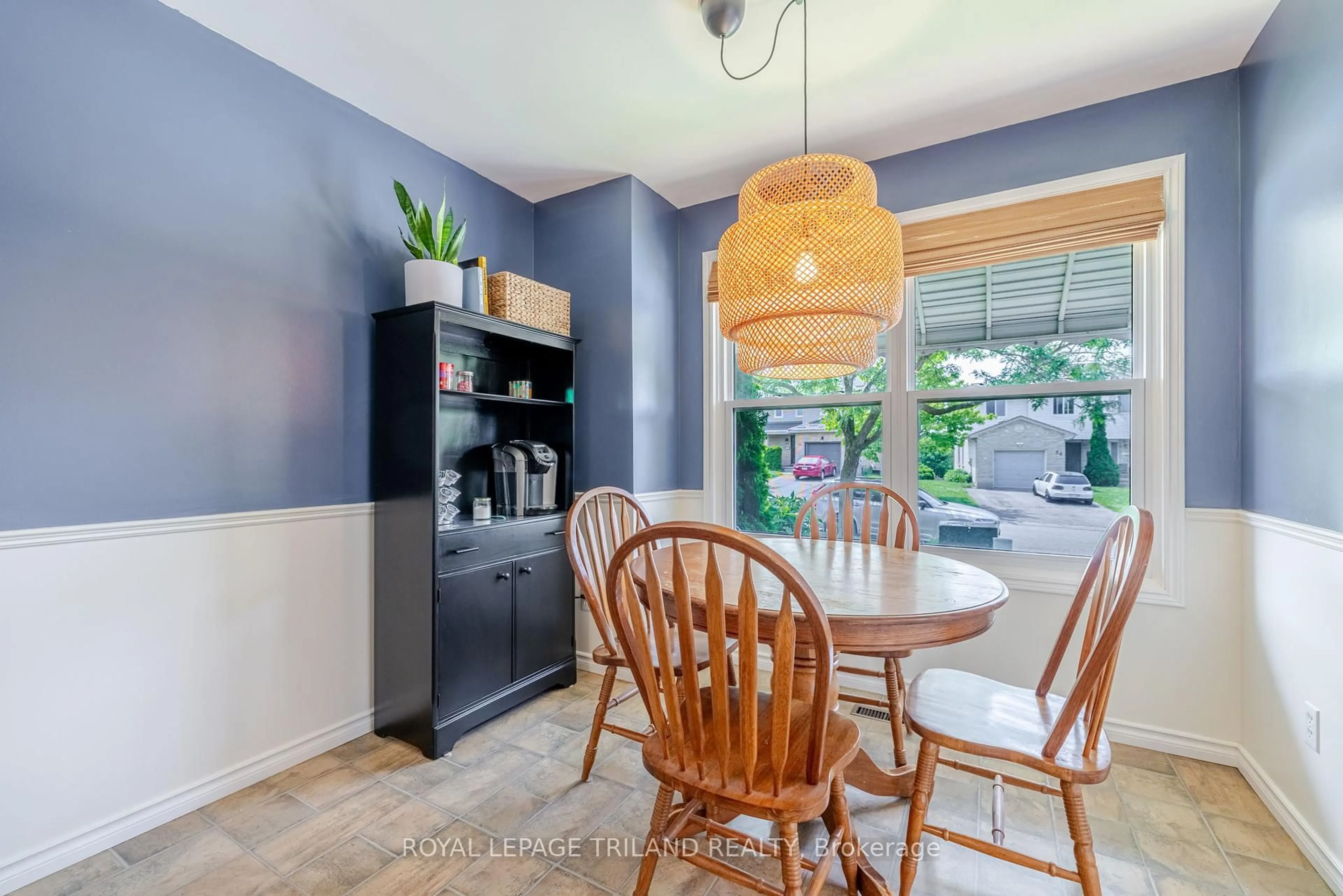 Unknown for 147 Gerald Cres, London South Ontario N5Z 5A3