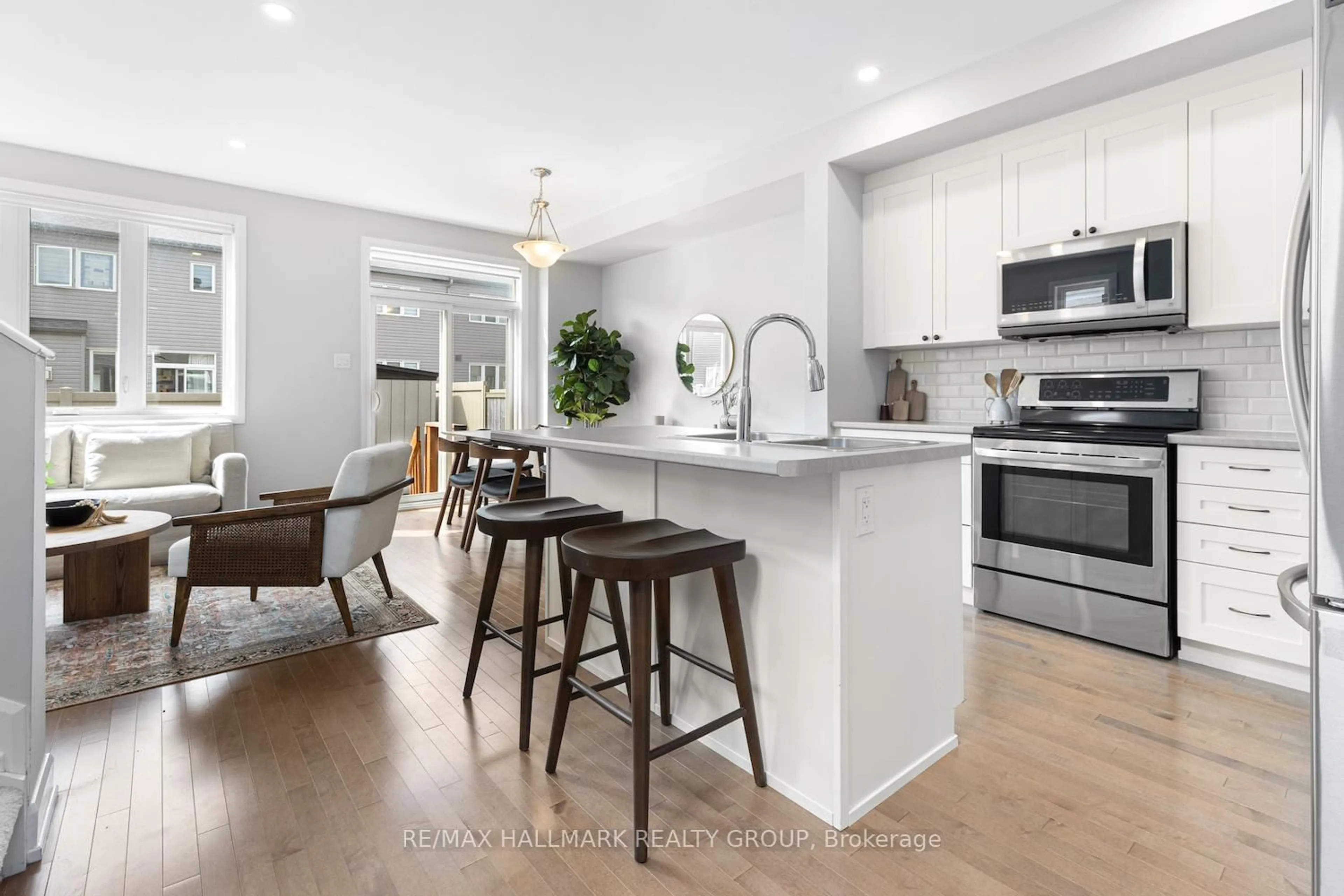 Open concept kitchen, unknown for 30 Damselfish Walk, Ottawa Ontario K4A 5G6
