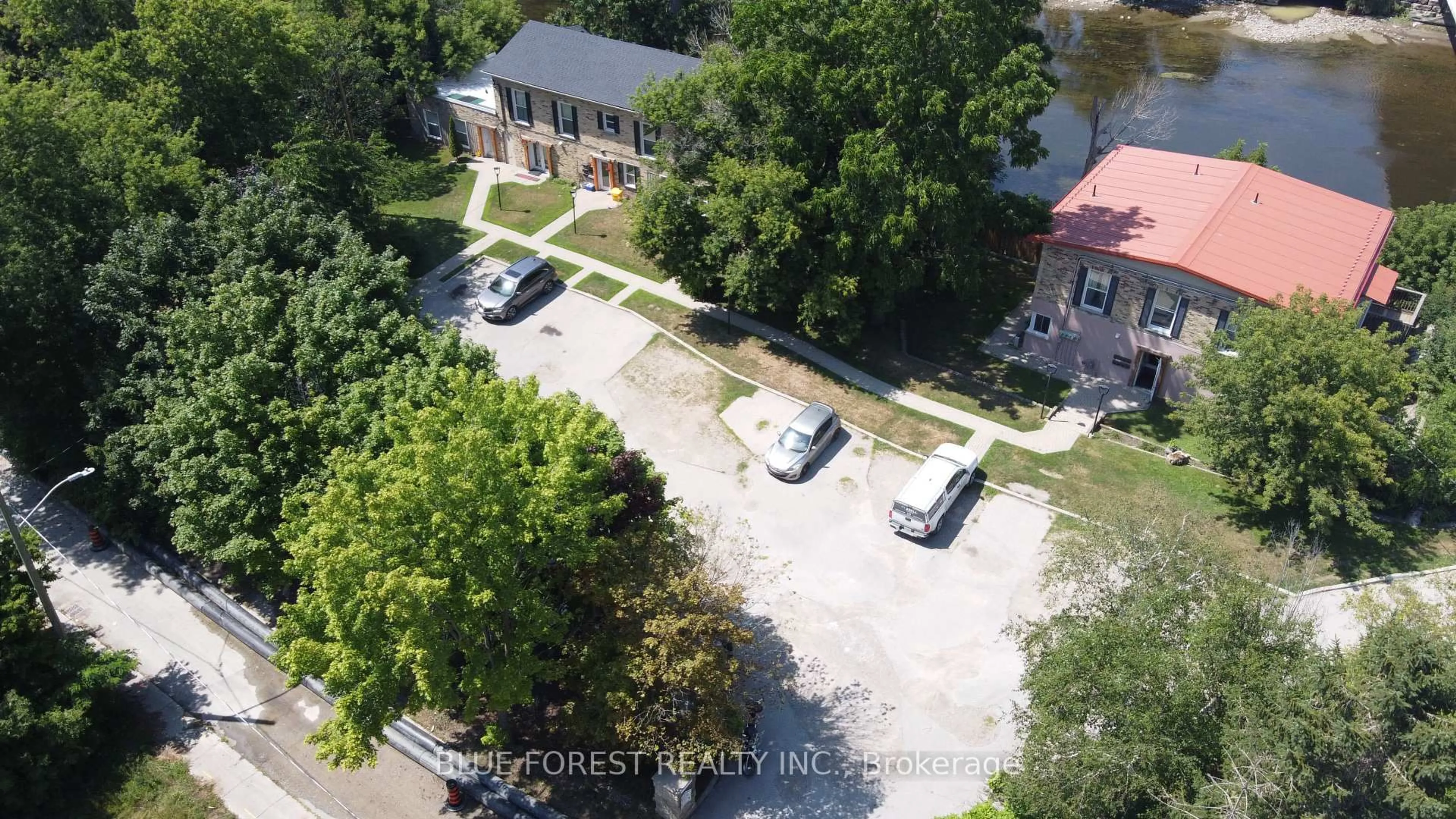A pic from outside/outdoor area/front of a property/back of a property/a pic from drone, street for 1 High St, London South Ontario N6C 4J5