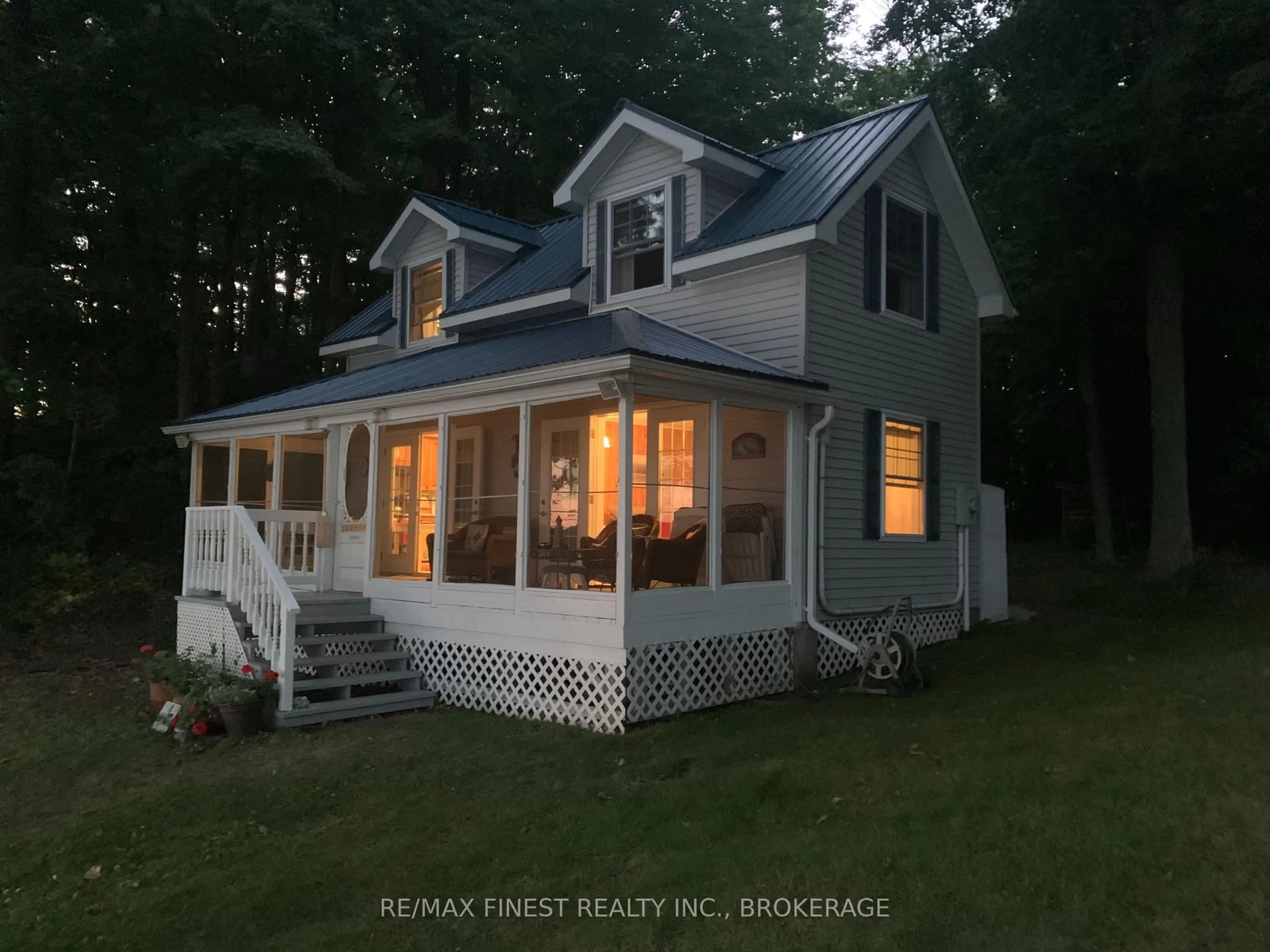 Home with vinyl exterior material, unknown for 342 North Shore Rd, Rideau Lakes Ontario K0G 1X0