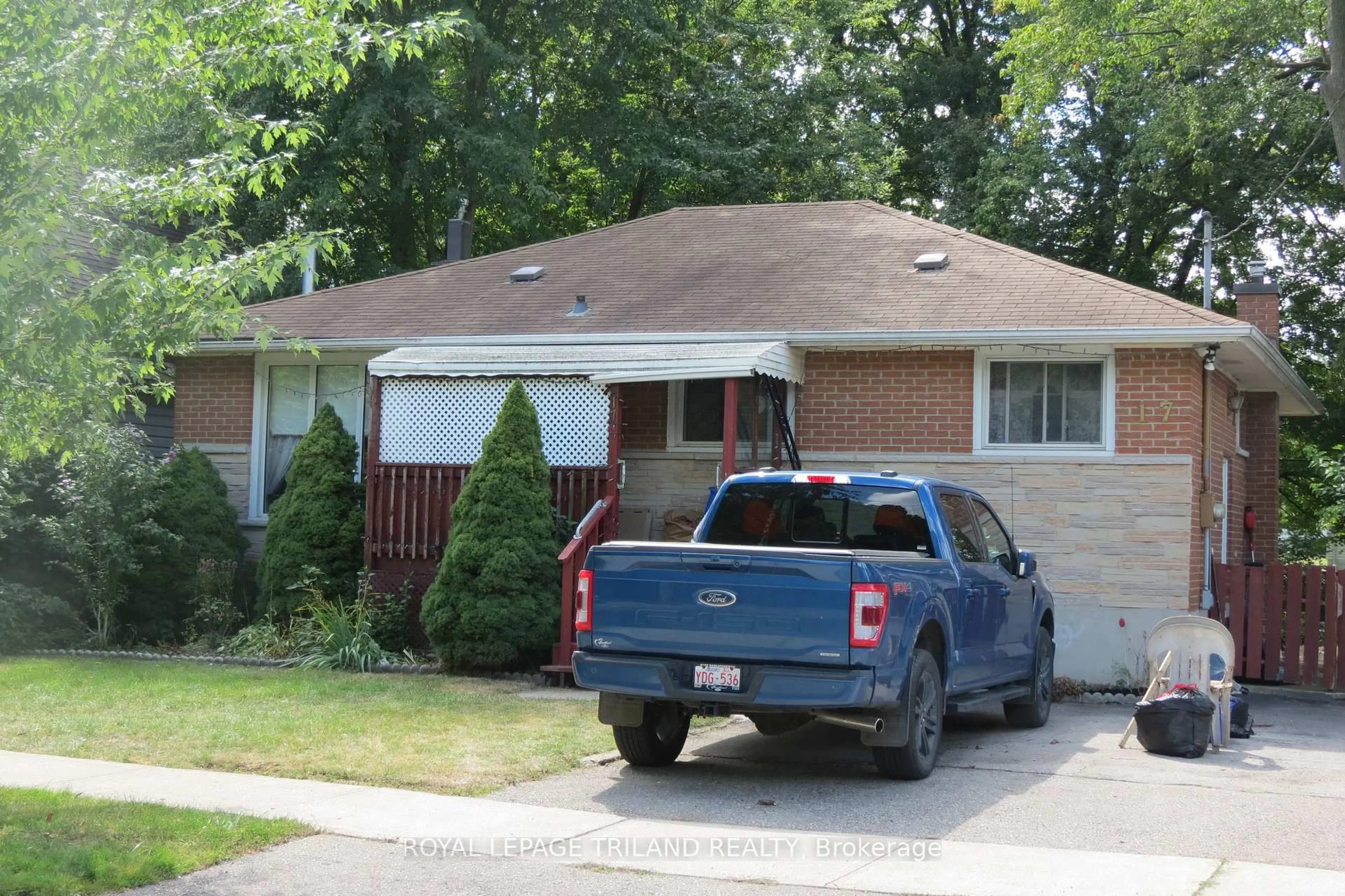 Home with vinyl exterior material, street for 17 Clemens St, London East Ontario N5Y 1H5