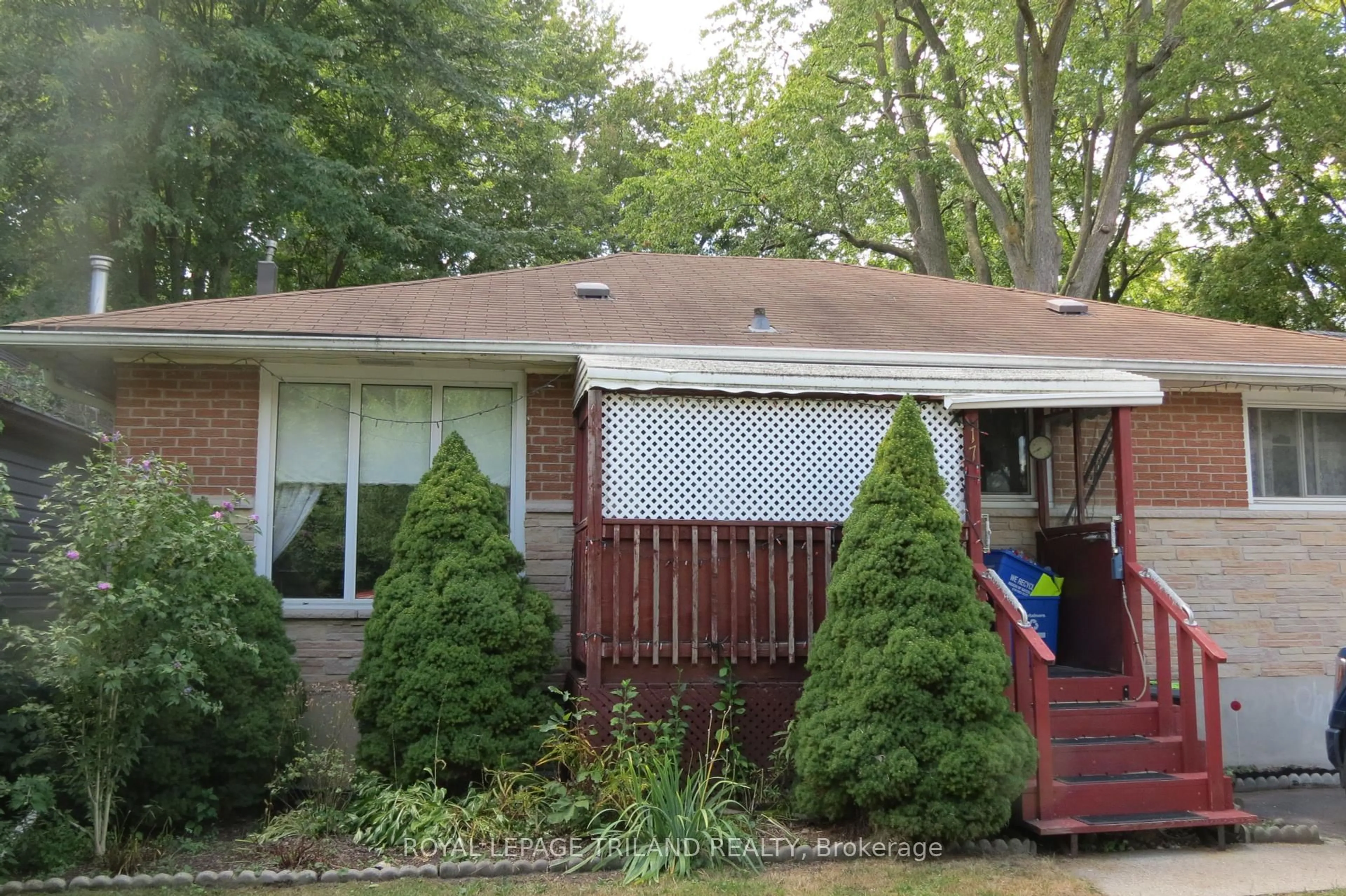 Unknown for 17 Clemens St, London East Ontario N5Y 1H5