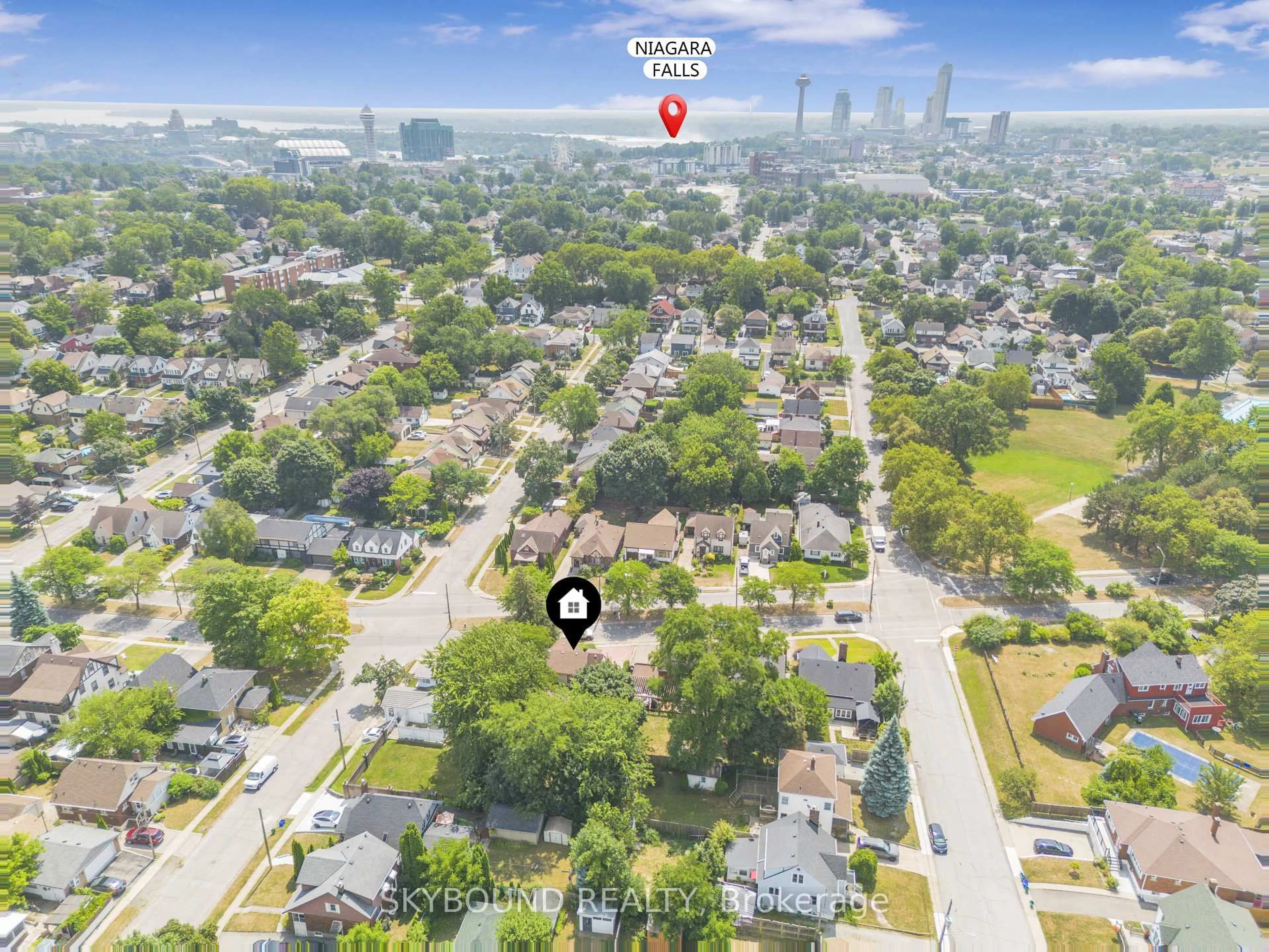 A pic from outside/outdoor area/front of a property/back of a property/a pic from drone, city buildings view from balcony for 5177 Valley Way, Niagara Falls Ontario L2E 1X3