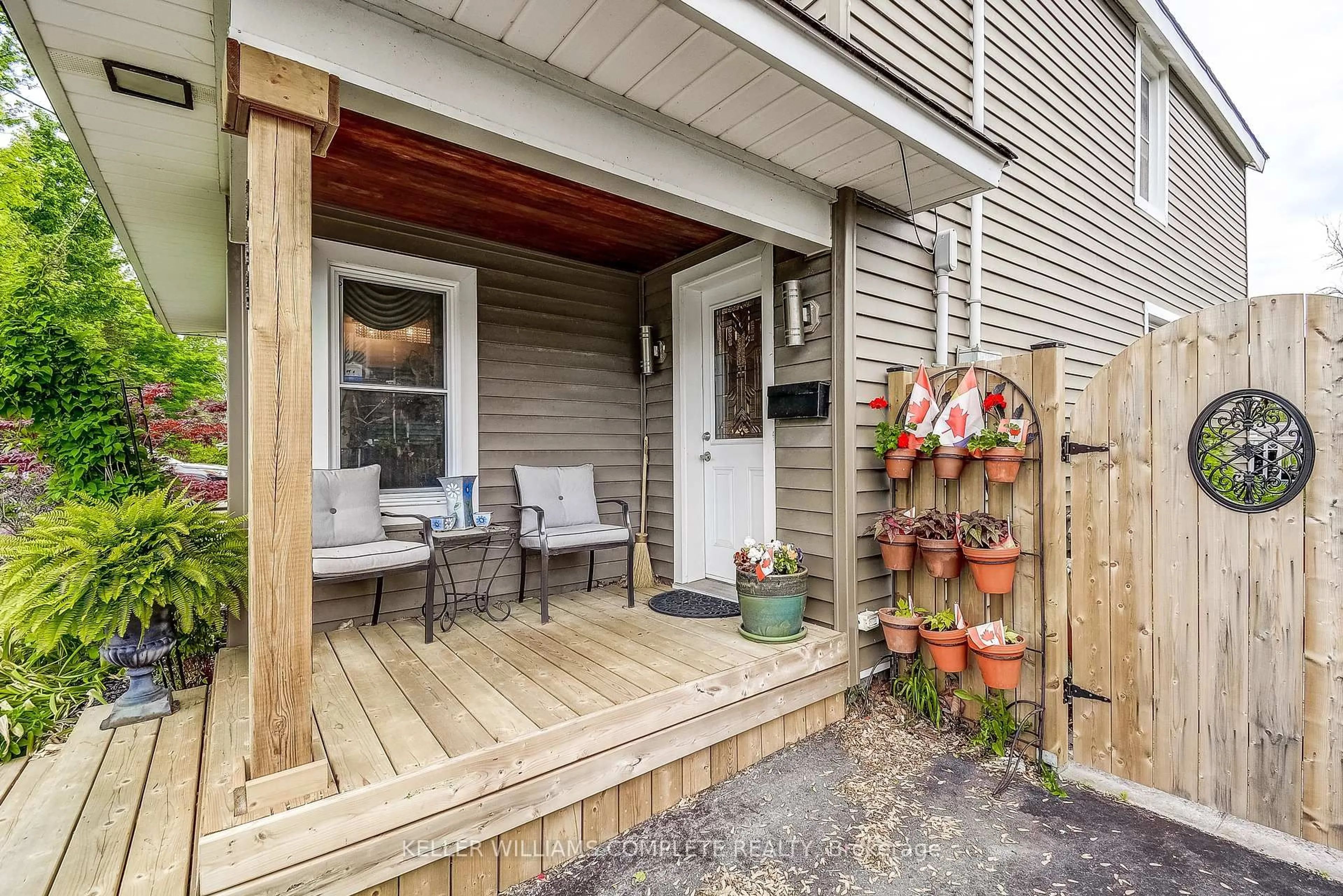 Patio, street for 344 PHIPPS St, Fort Erie Ontario L2A 2V8