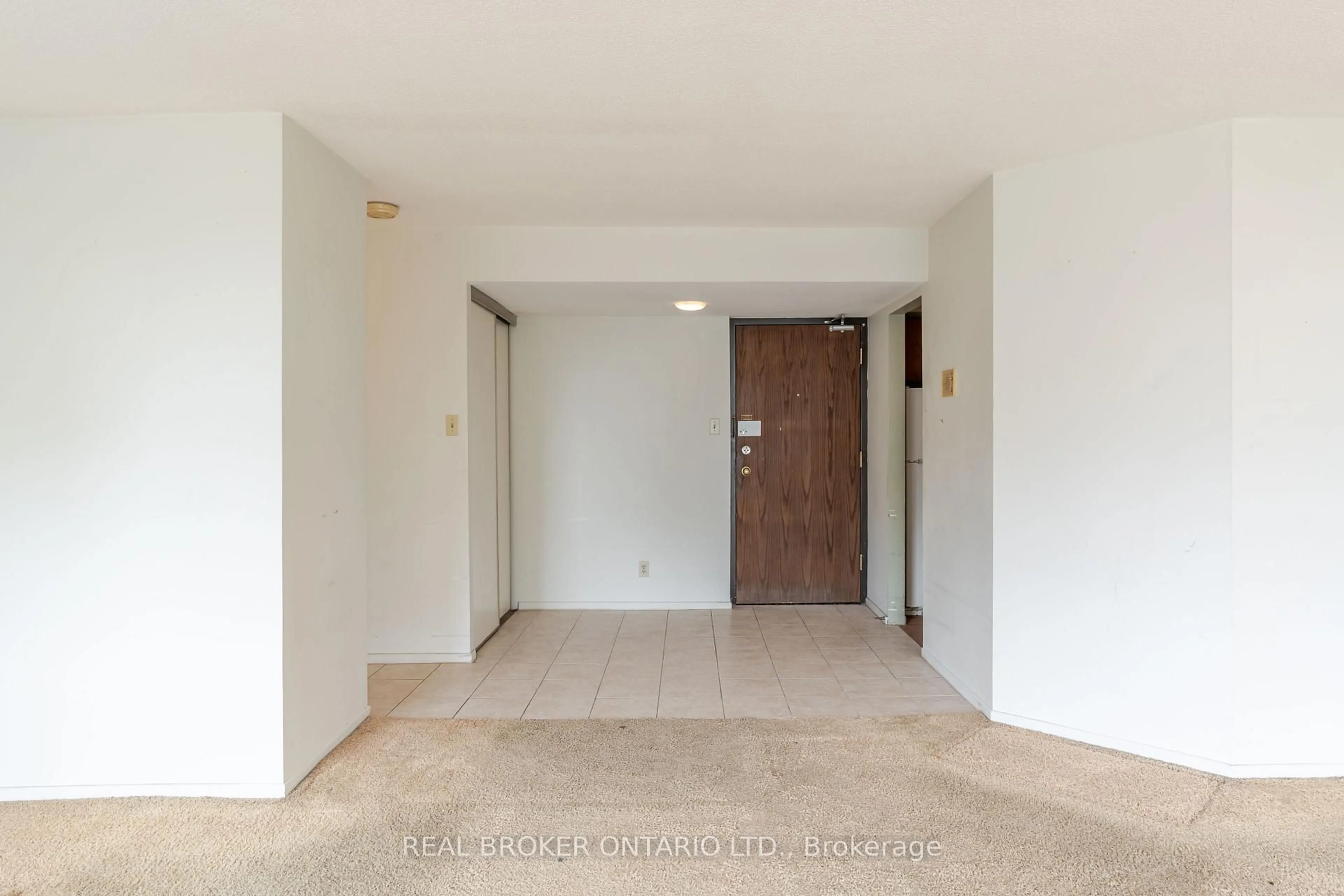 Unknown for 151 Bay St #1402, Ottawa Ontario K1R 7T2
