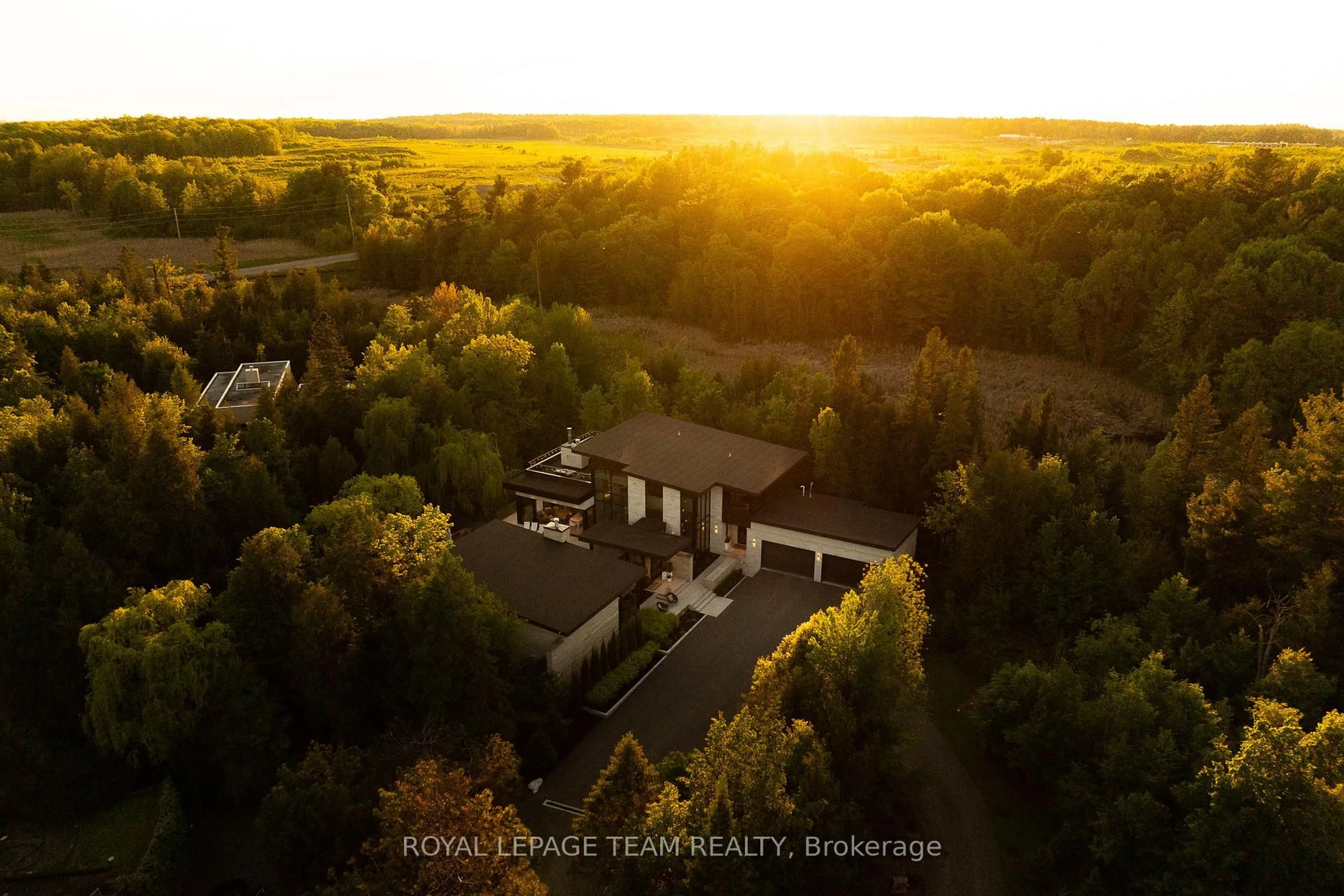 A pic from outside/outdoor area/front of a property/back of a property/a pic from drone, unknown for 20 Kanata Rockeries, Ottawa Ontario K2K 3P4