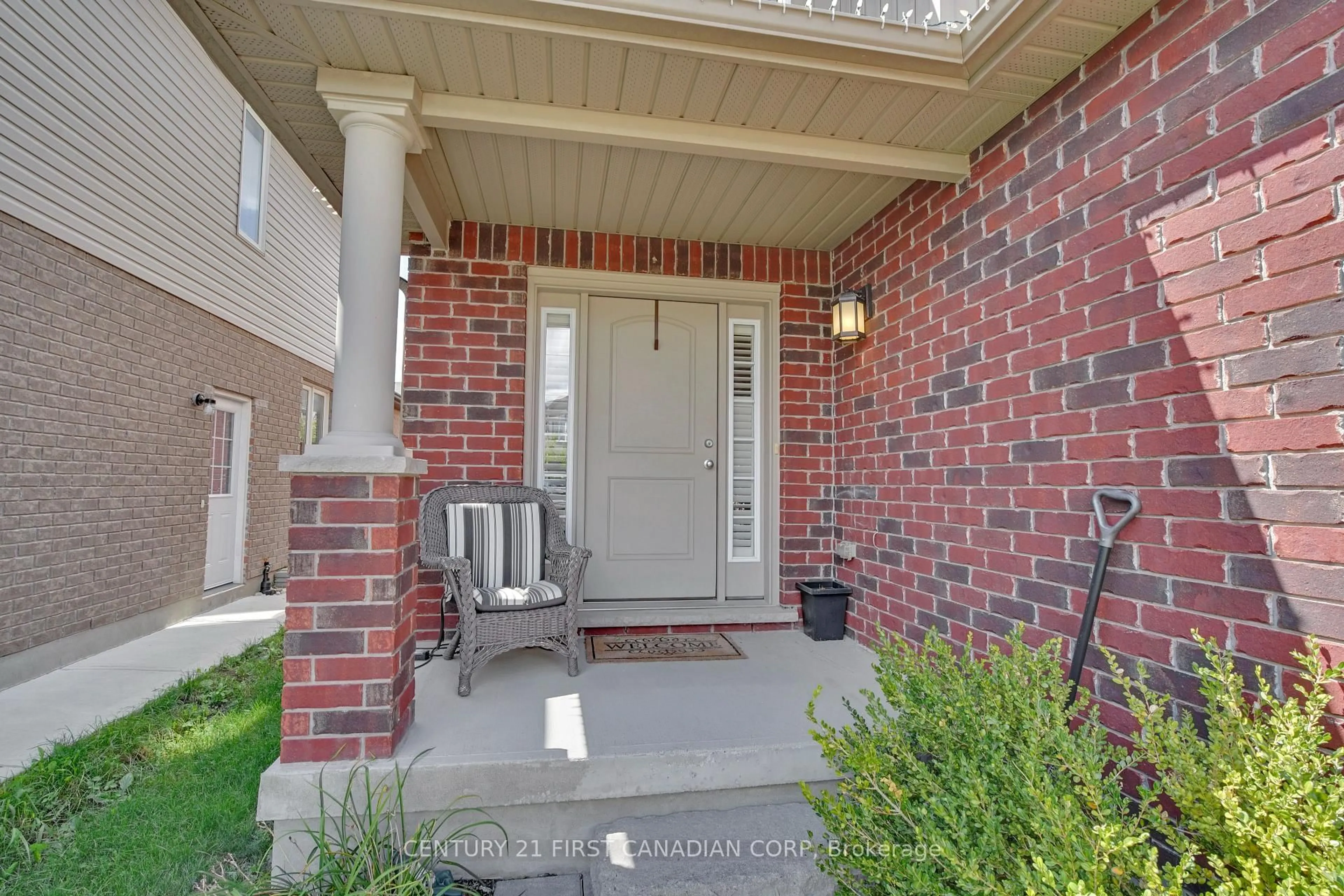 Indoor entryway for 1879 Reilly Walk, London North Ontario N5X 0C8