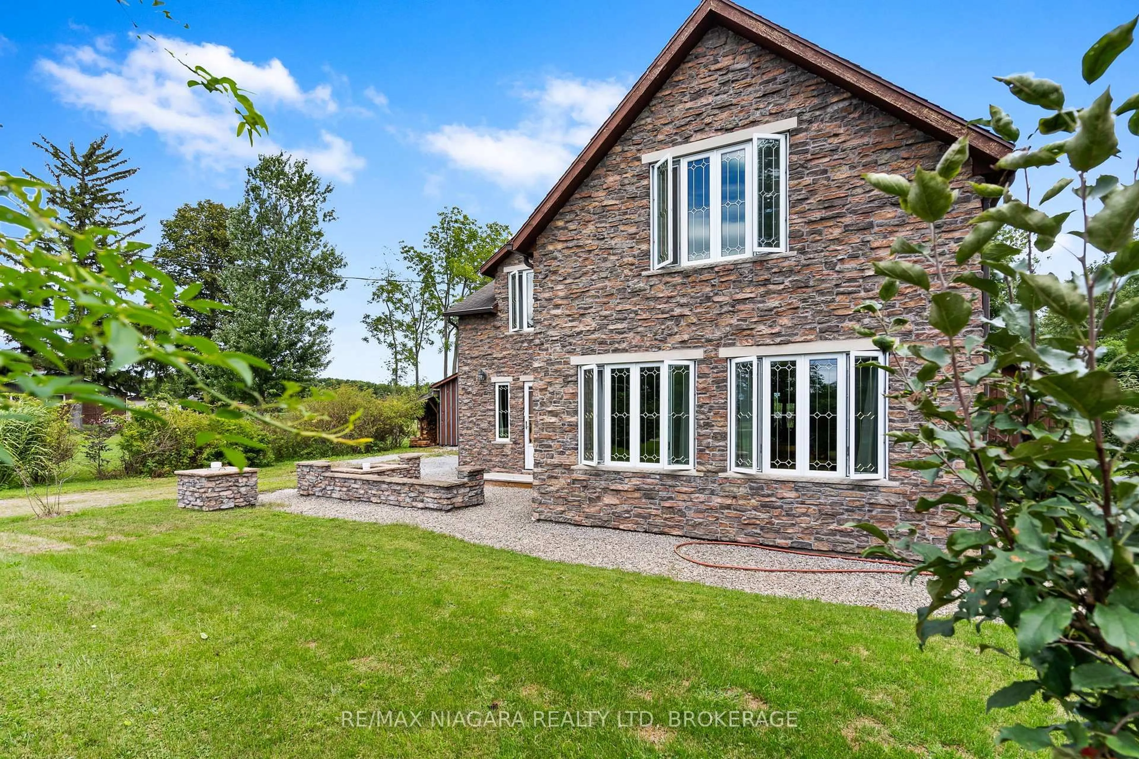 A pic from outside/outdoor area/front of a property/back of a property/a pic from drone, building for 63023 Perry Rd, Wainfleet Ontario L0R 2J0