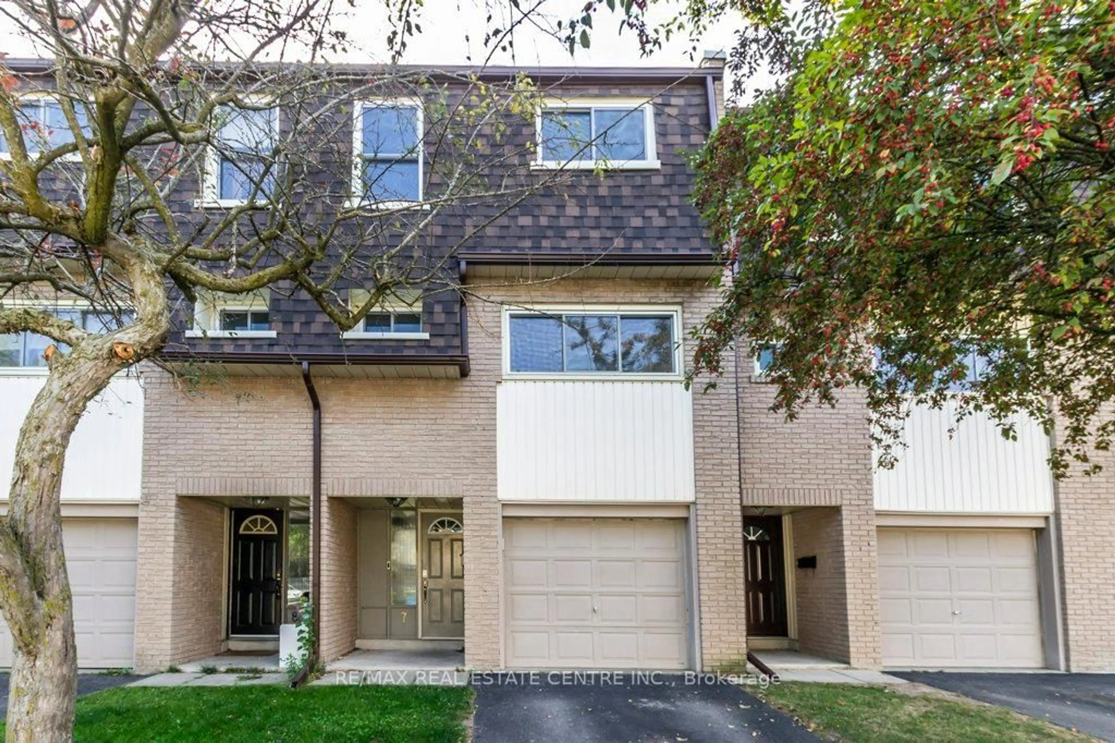 Unknown for 230 Blair Rd #7, Cambridge Ontario N1S 2J8