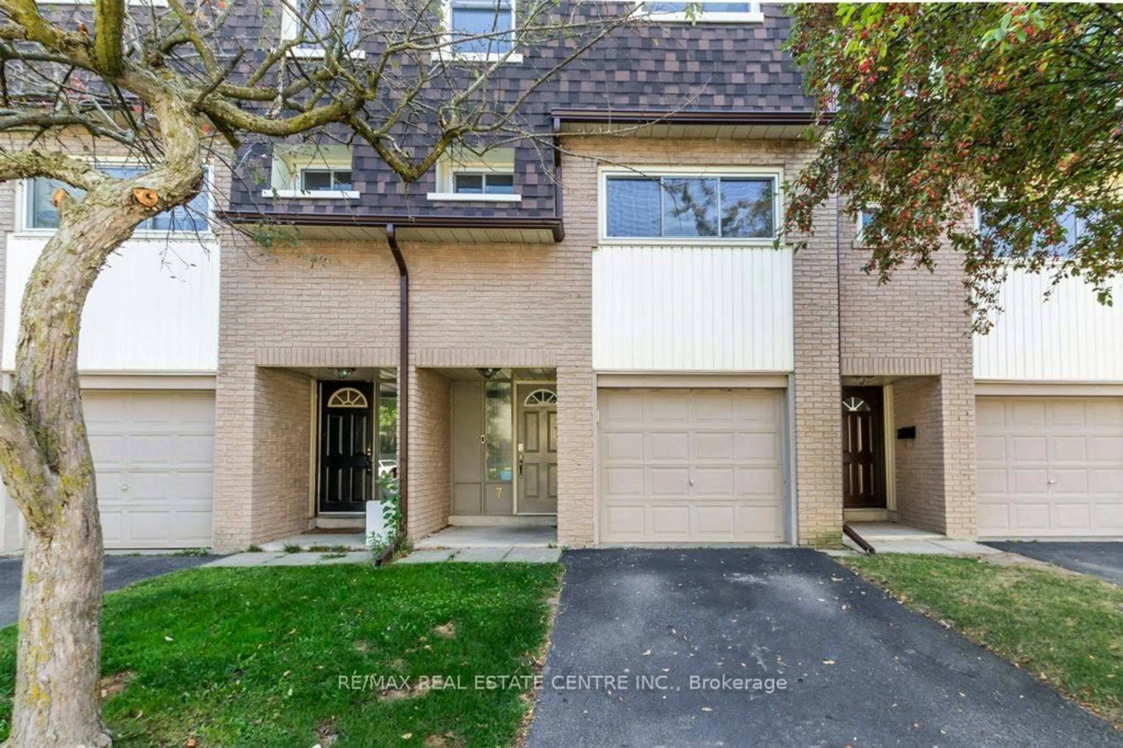 Unknown for 230 Blair Rd #7, Cambridge Ontario N1S 2J8