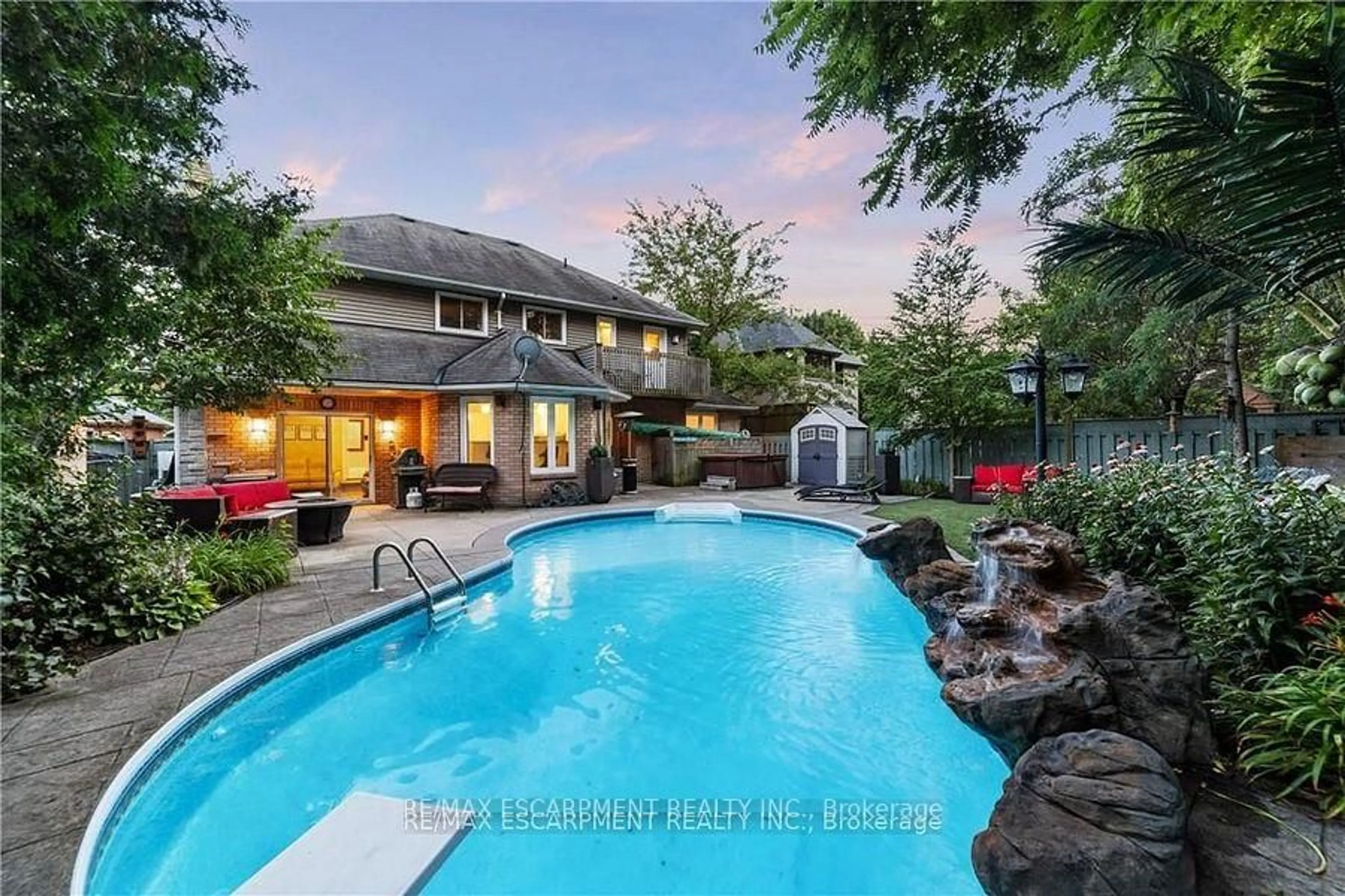 Pool for 117 Miller Dr, Hamilton Ontario L9G 4W2
