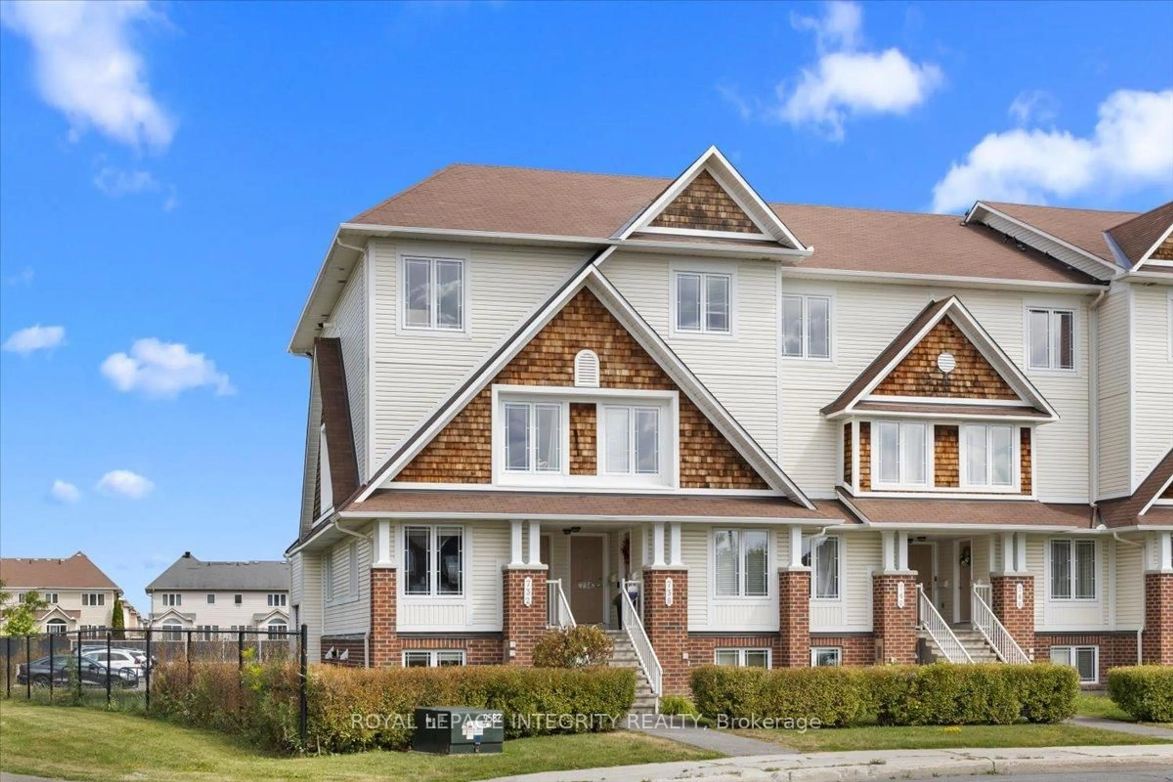 Home with vinyl exterior material, street for 732 Lakeridge Dr, Ottawa Ontario K4A 0N5