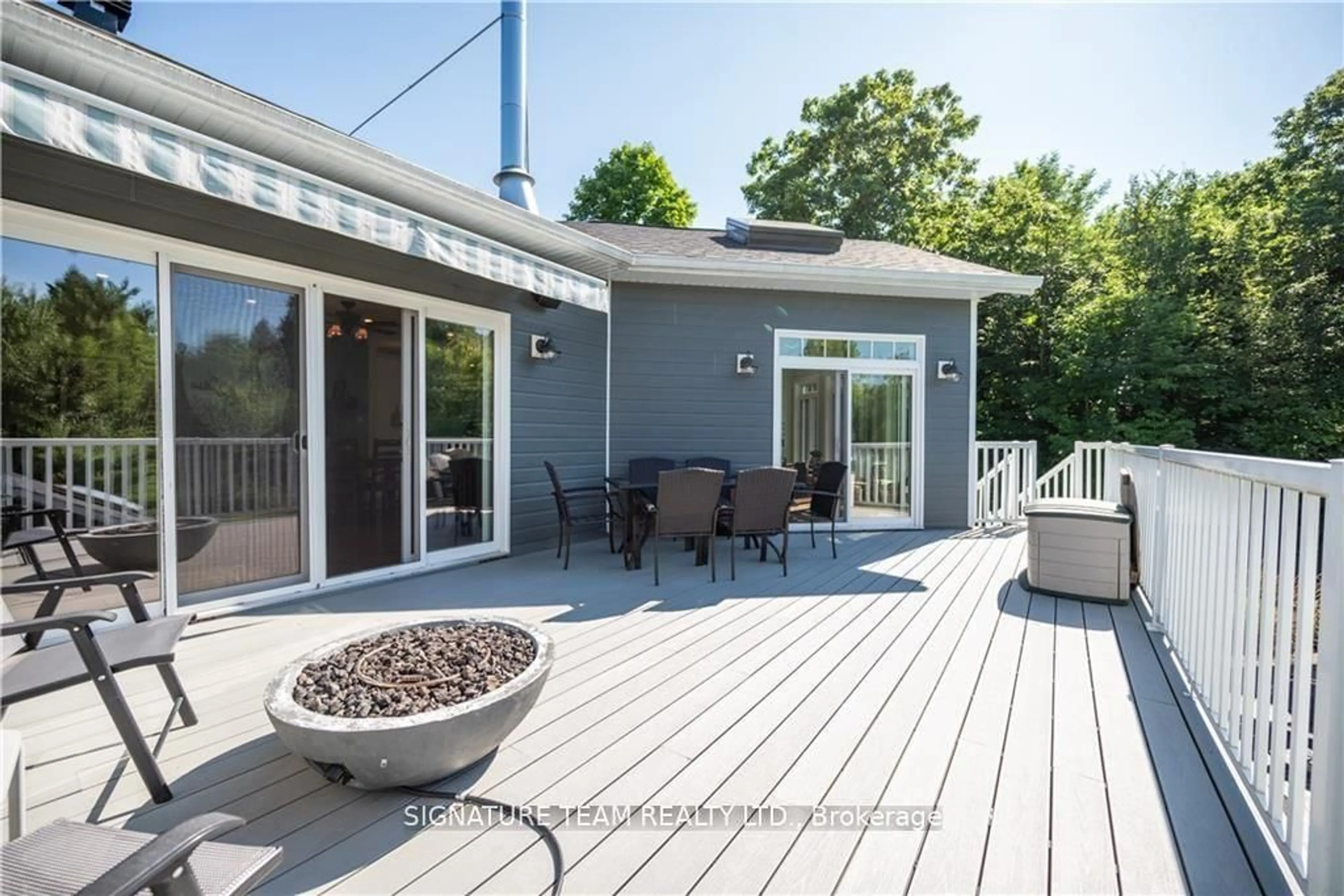Patio, water/lake/river/ocean view for 1555 Whitton Rd, Renfrew Ontario K7V 3Z6