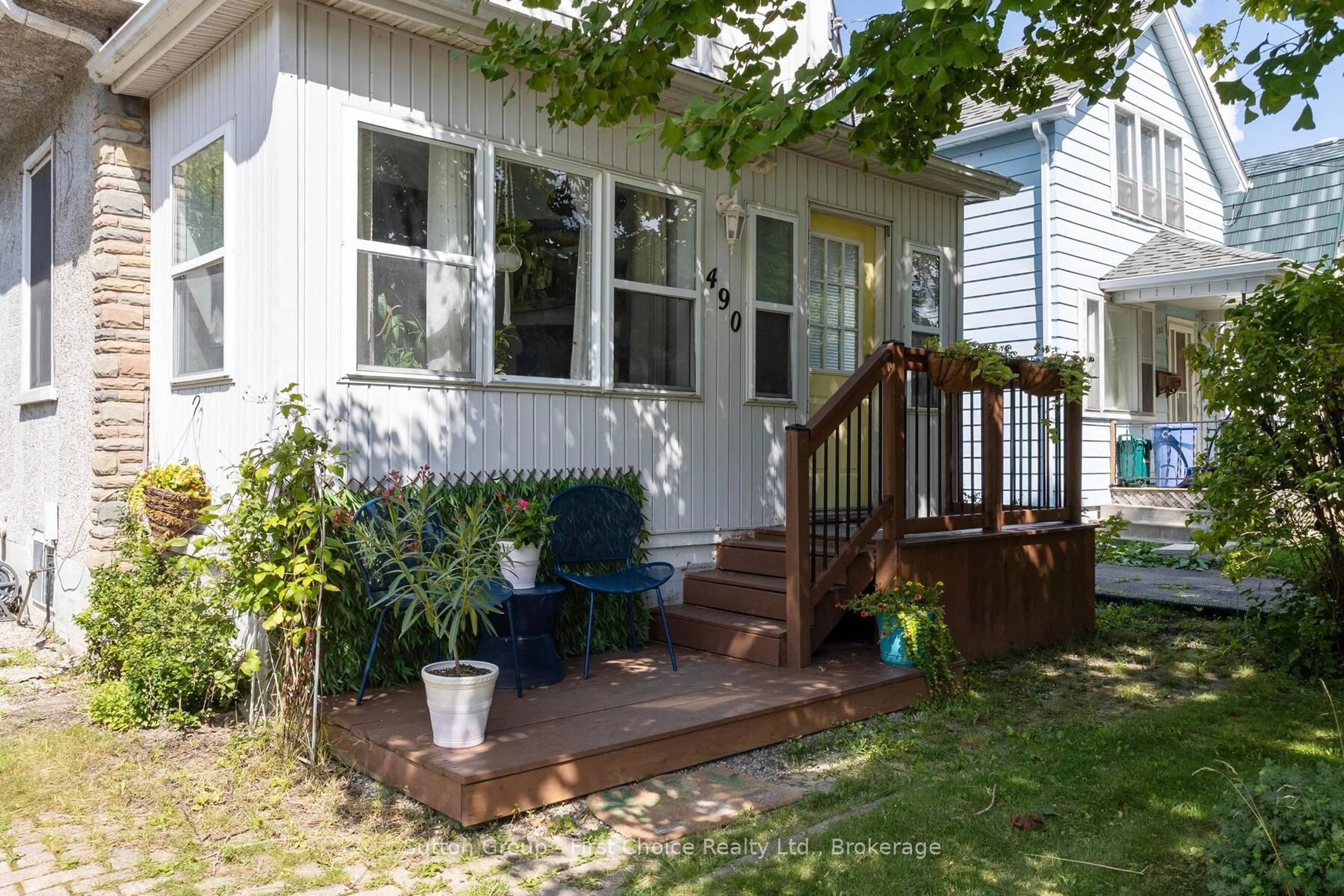 Home with vinyl exterior material, street for 490 Brunswick St, Stratford Ontario N5A 3N6