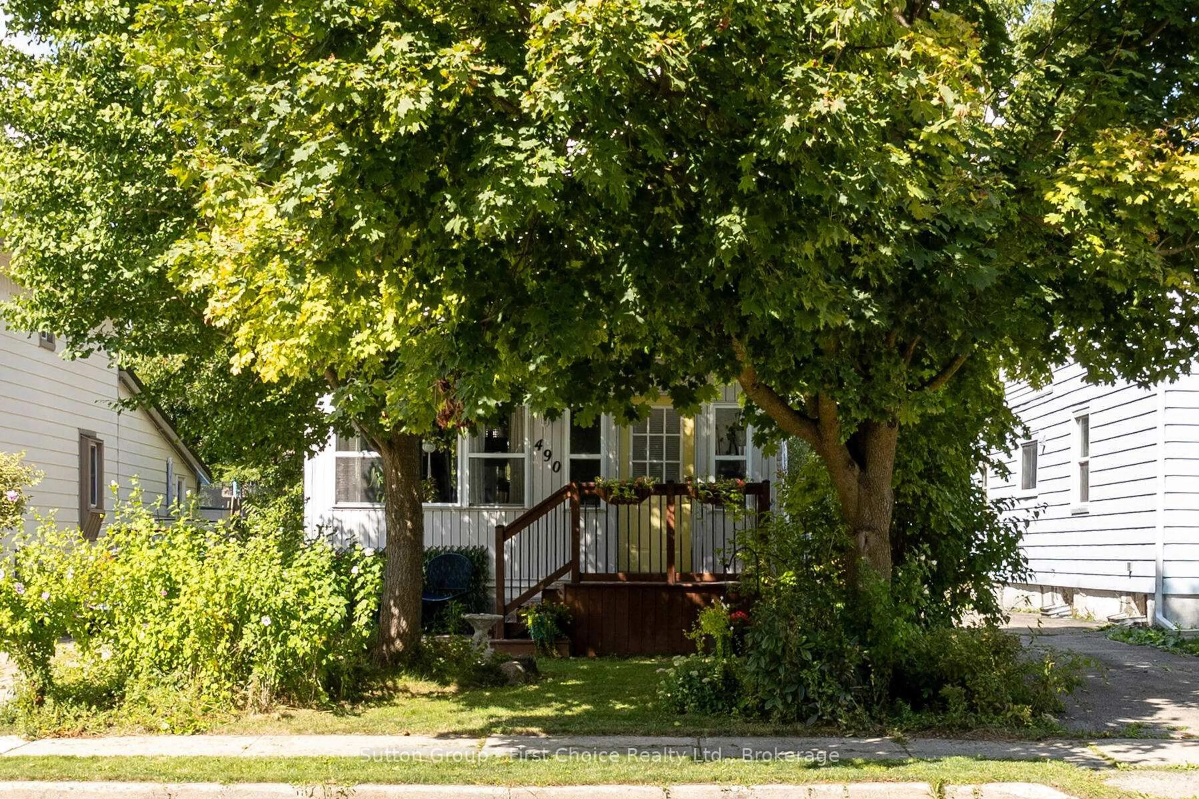 Unknown for 490 Brunswick St, Stratford Ontario N5A 3N6