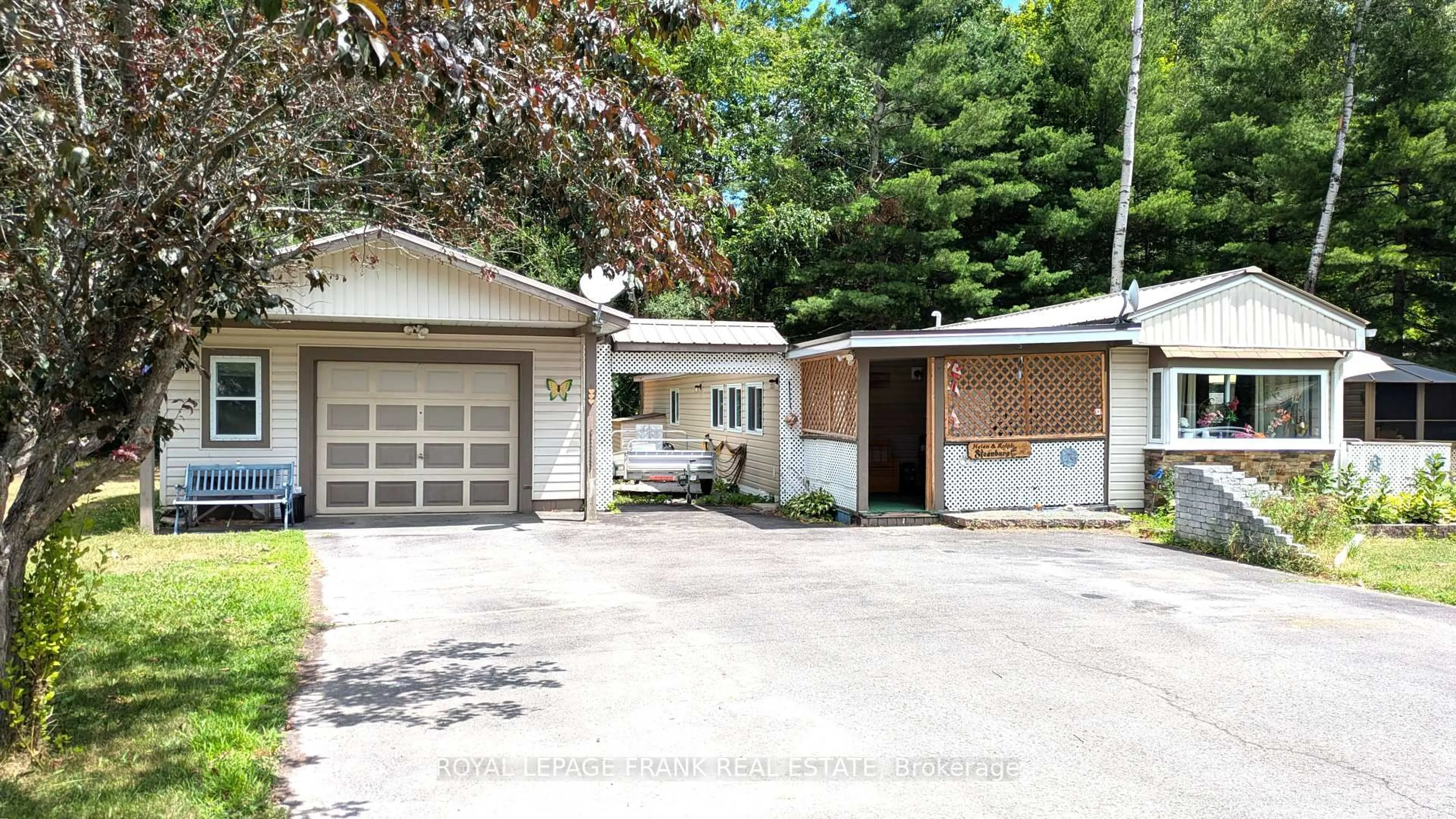 Indoor garage for 83 Belmont St, Havelock-Belmont-Methuen Ontario K0L 1Z0
