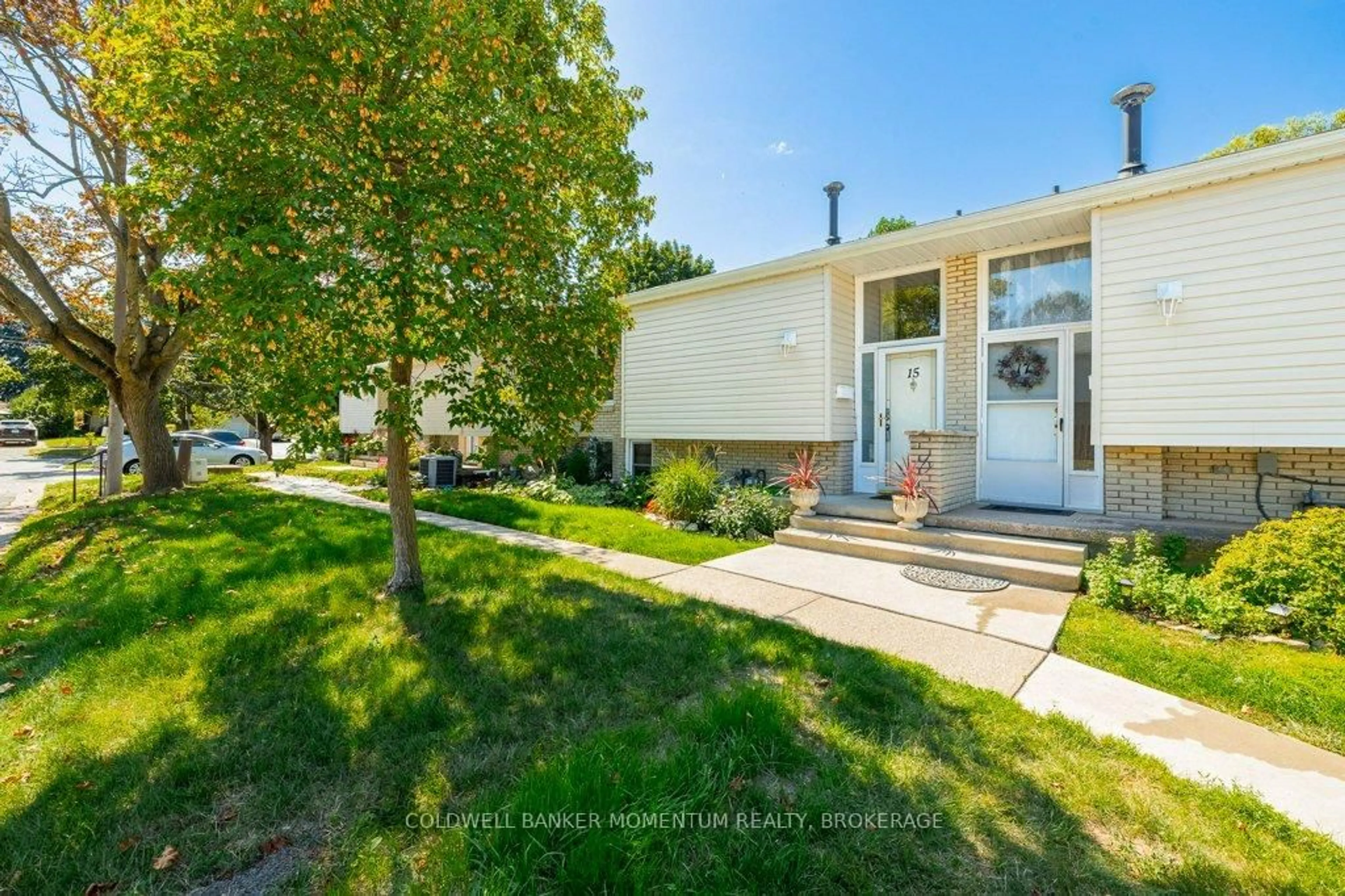 Home with vinyl exterior material, street for 151 Parnell Rd #15, St. Catharines Ontario L2M 3S4
