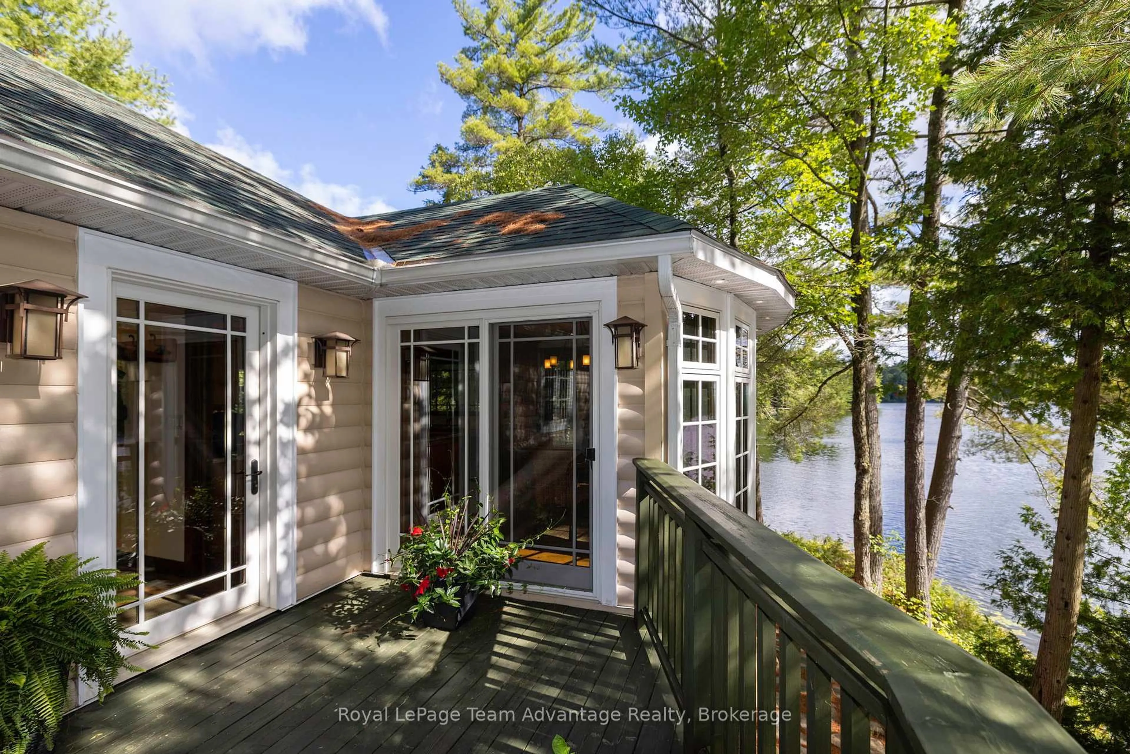 Patio, water/lake/river/ocean view for 5 Fallingview Tr, Seguin Ontario P2A 0B2