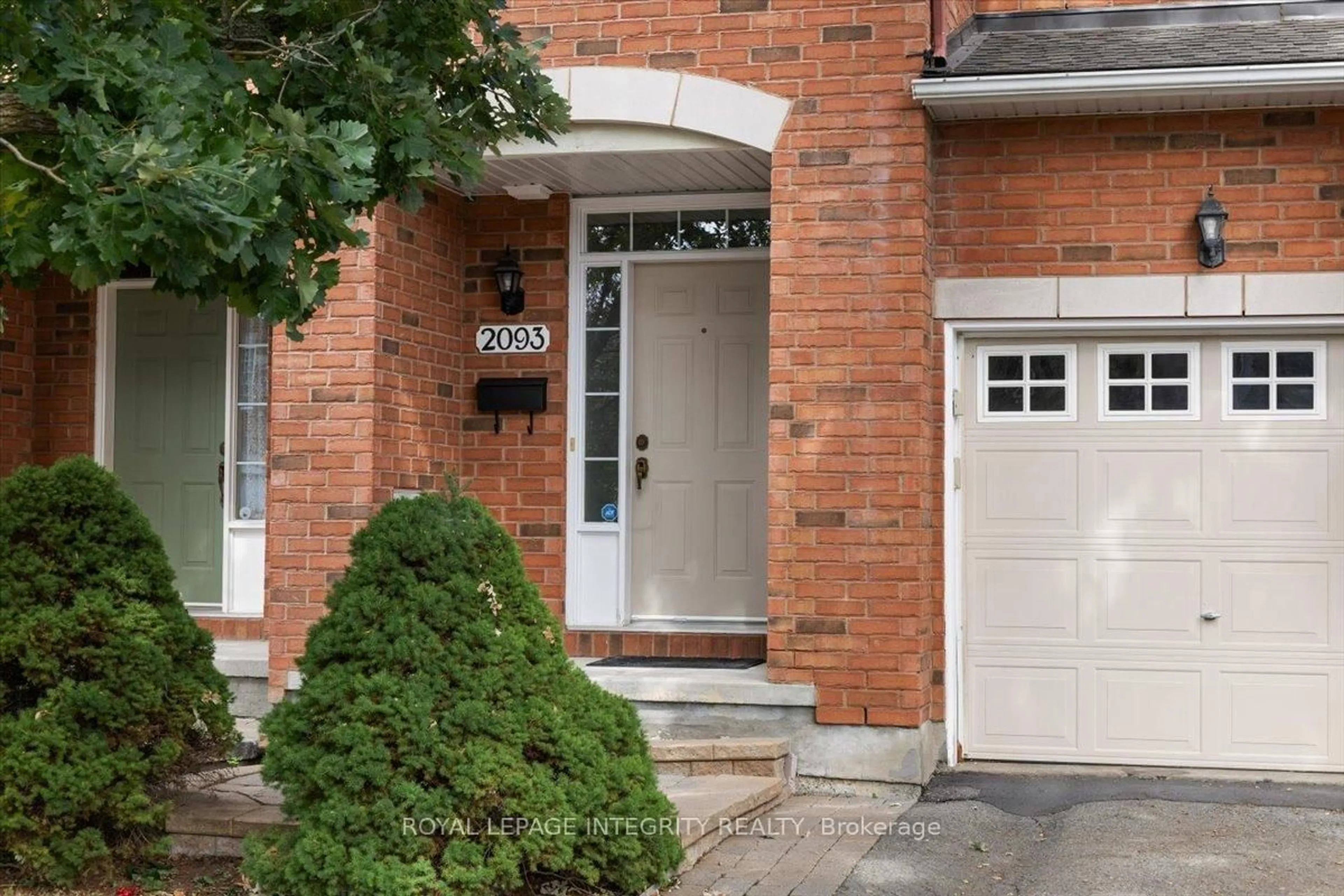 Home with brick exterior material, street for 2093 Bergamot Circ, Ottawa Ontario K4A 4R4