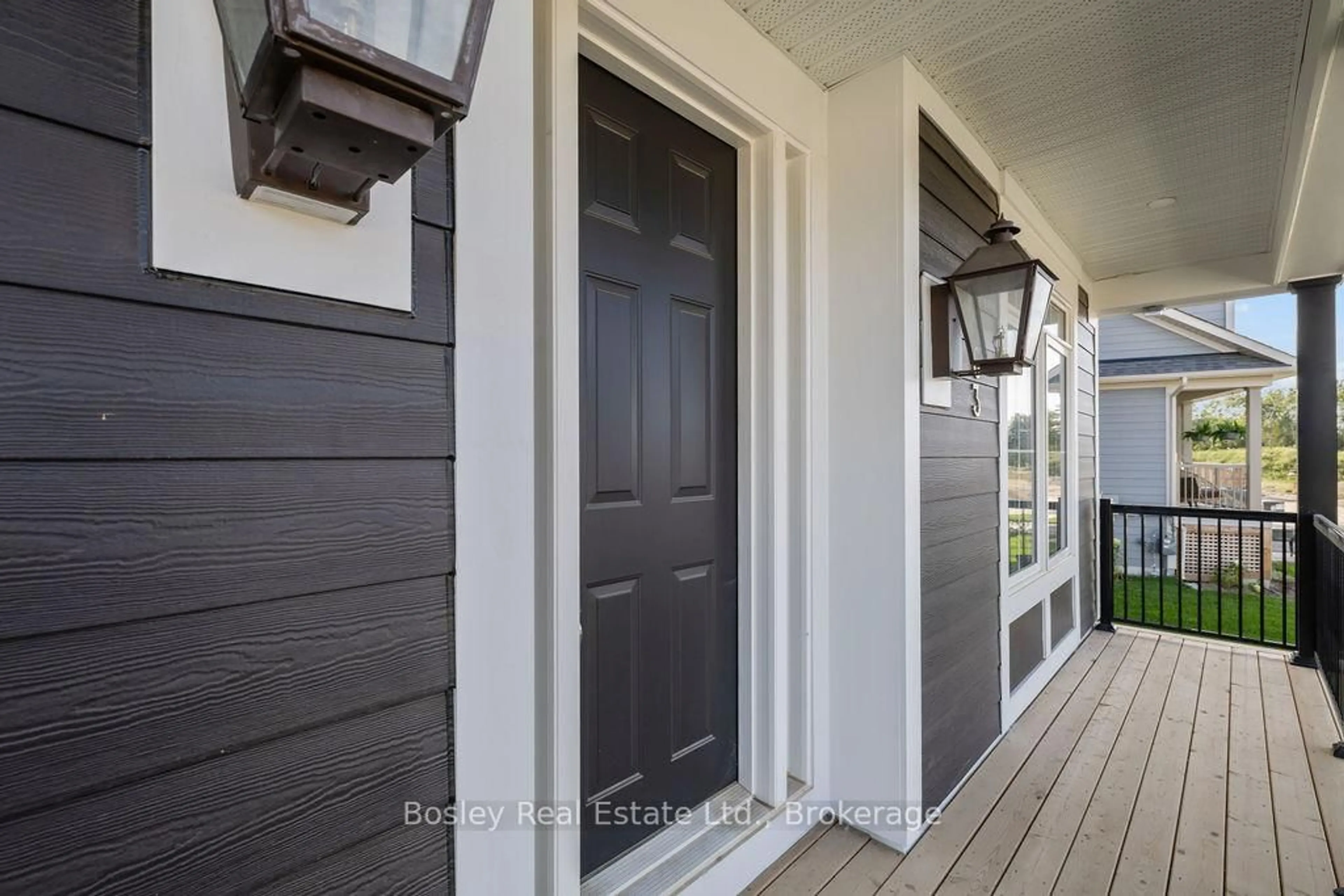 Indoor entryway for 163 SUGAR MAPLE St, Blue Mountains Ontario L9Y 0Z3