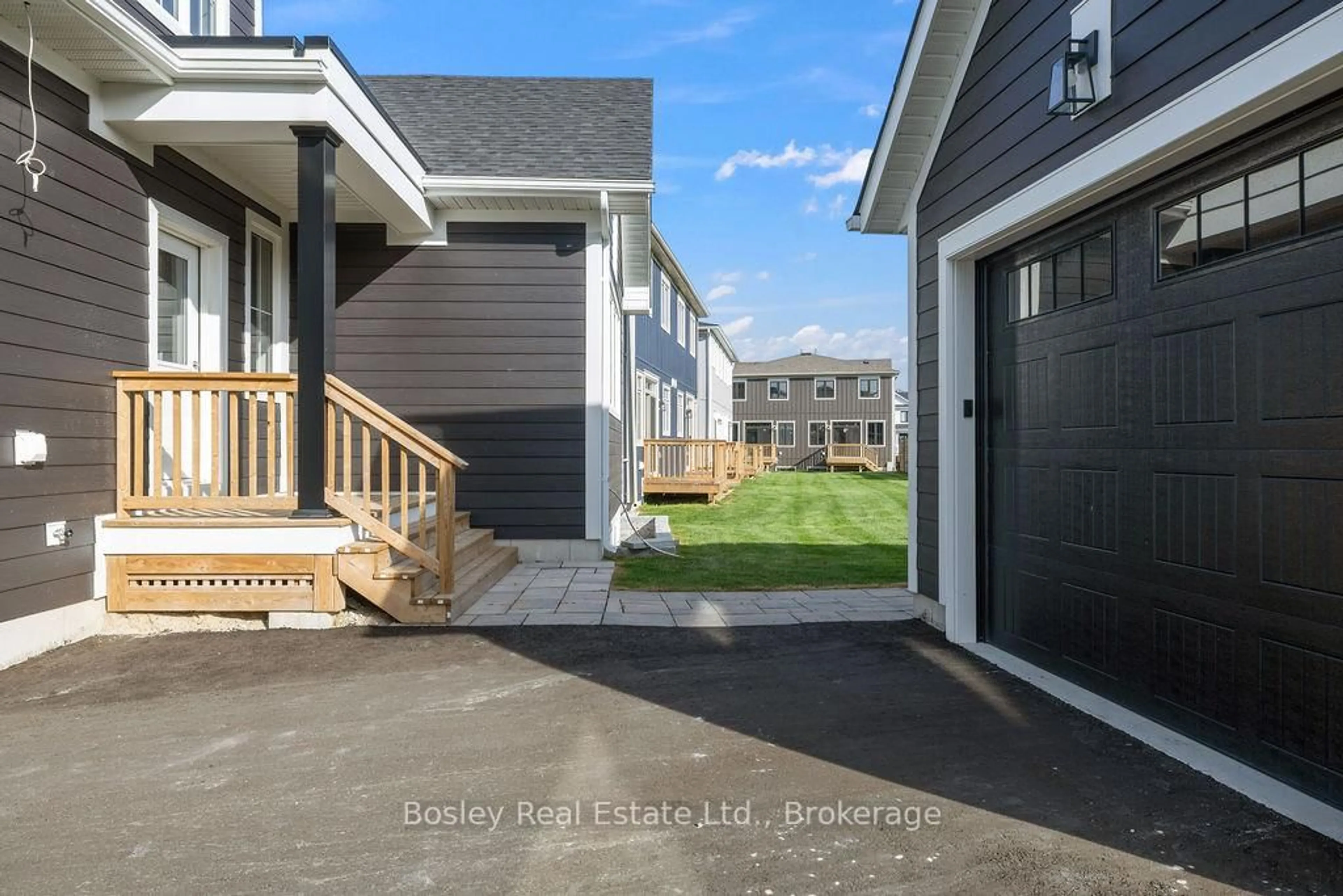 Unknown for 163 SUGAR MAPLE St, Blue Mountains Ontario L9Y 0Z3