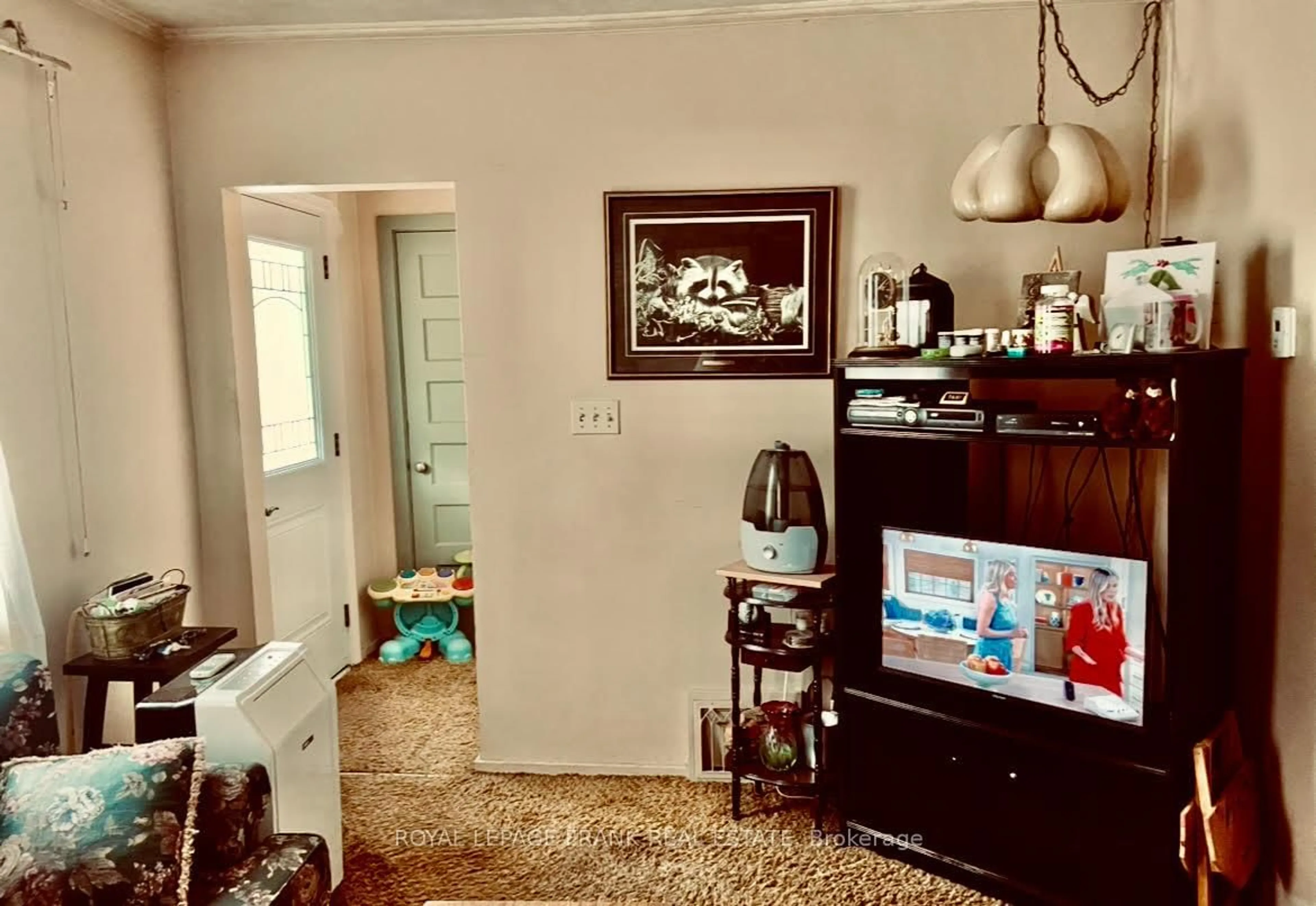 A pic of a room for 541 McKellar St, Peterborough Ontario K9J 1R1