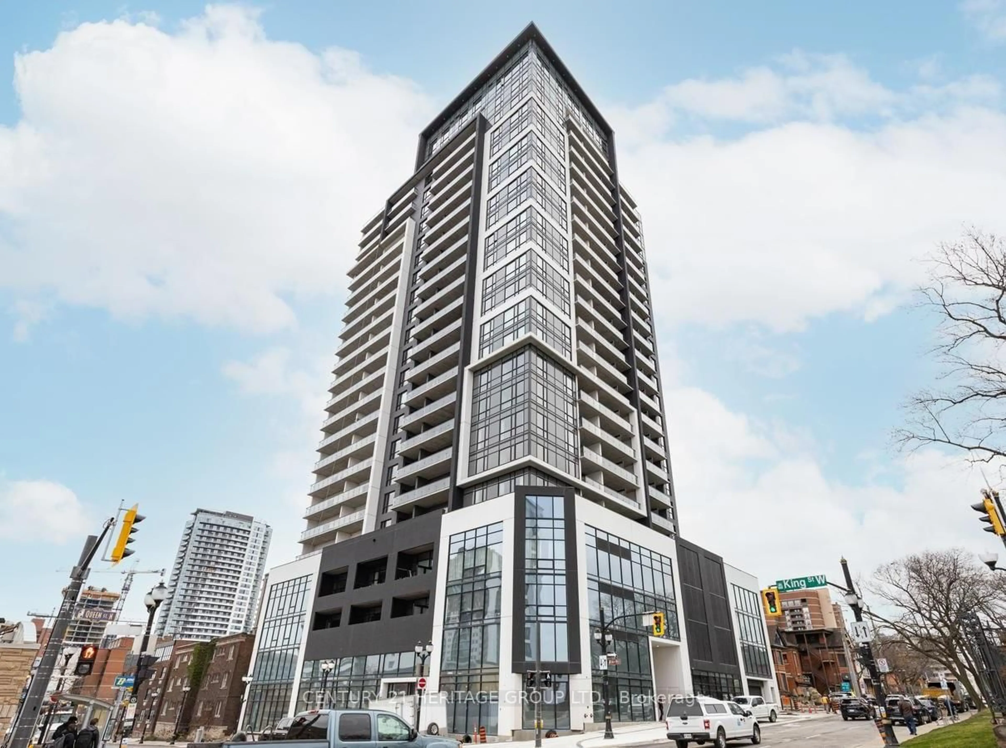 Indoor foyer for 15 Queen St #1914, Hamilton Ontario L8P 0C6