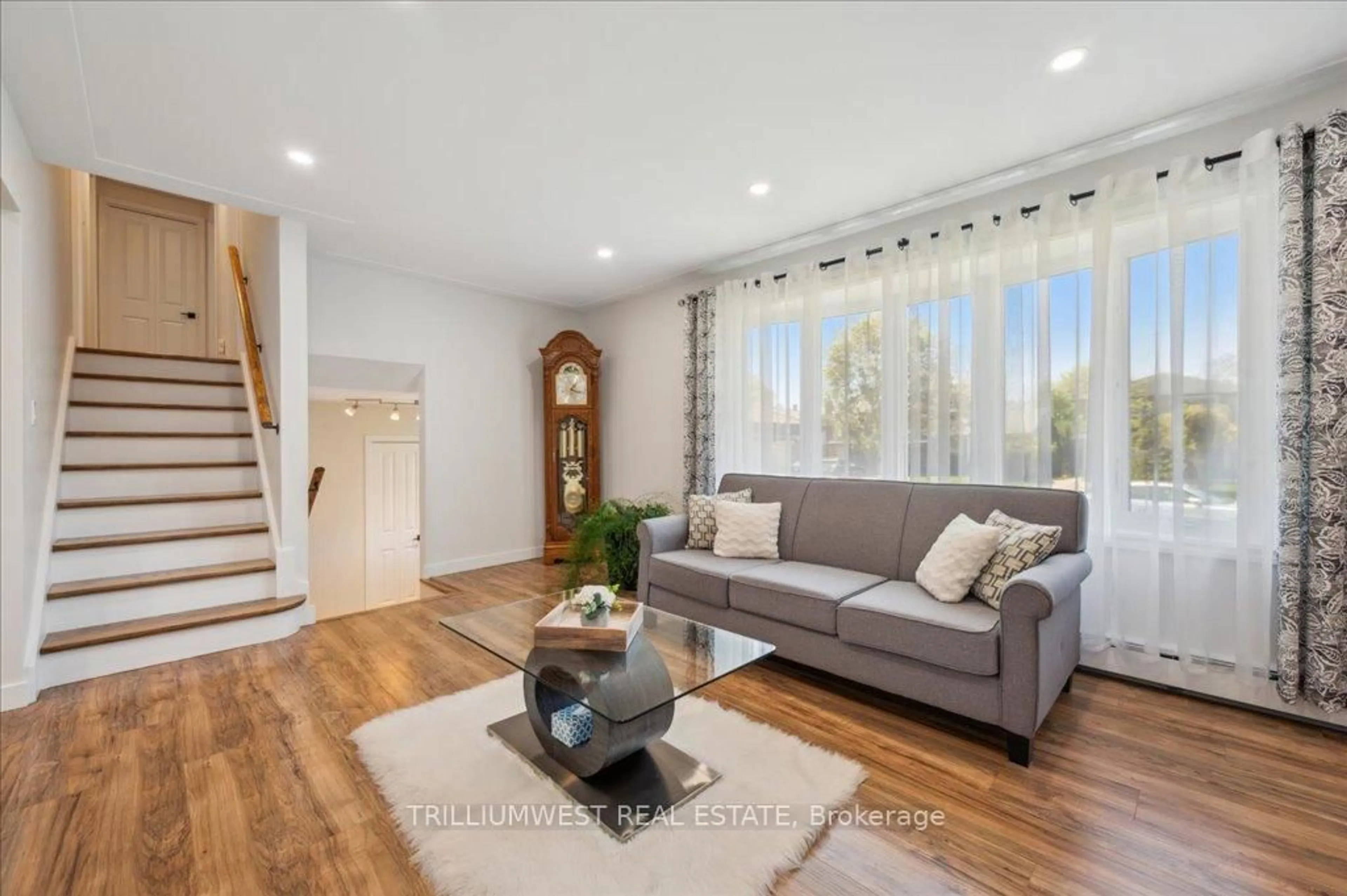 Living room with furniture, unknown for 76 Lower Canada Cres, Kitchener Ontario N2P 1E8