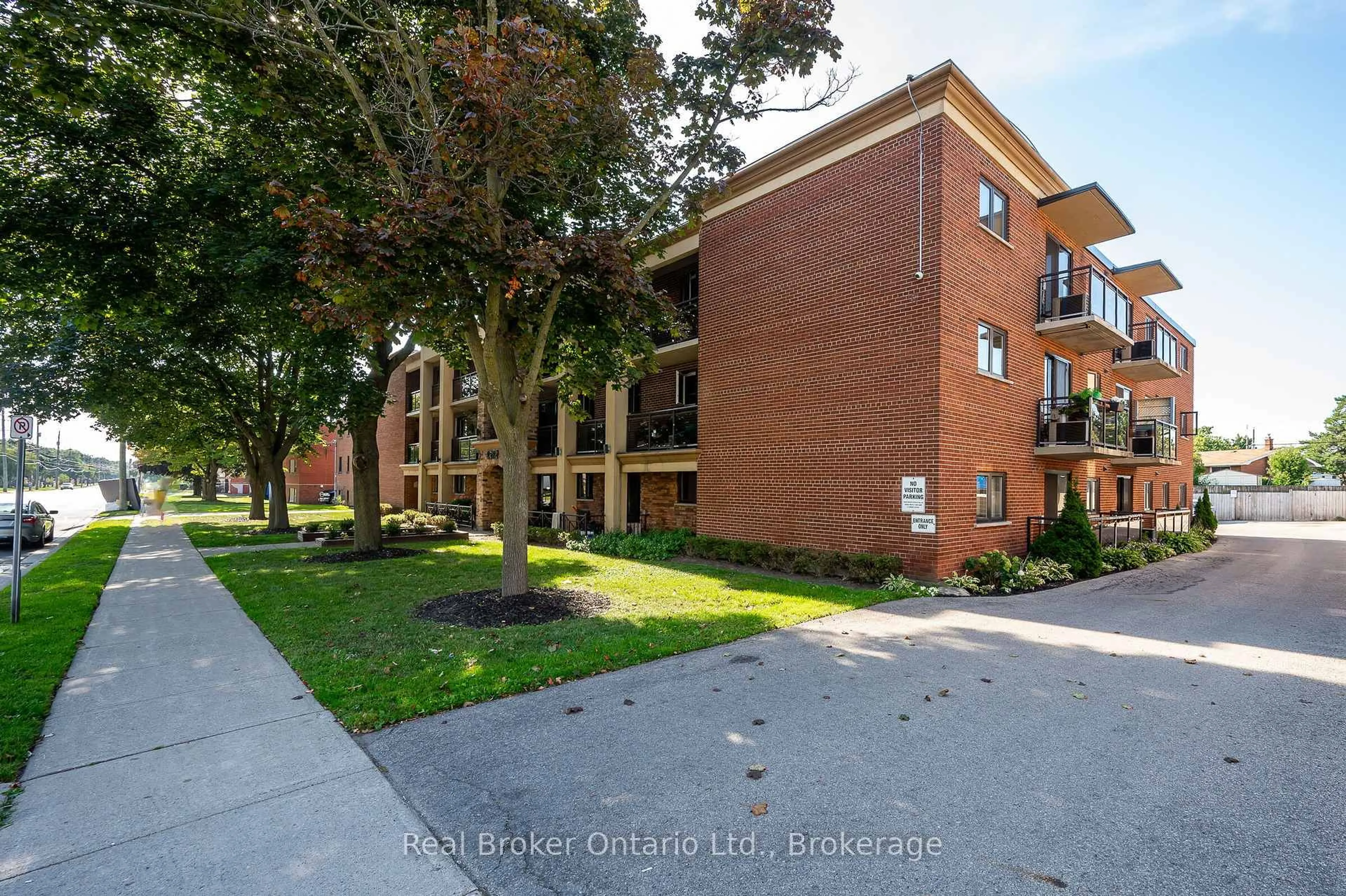 Patio, unknown for 1212 Fennell Ave #303, Hamilton Ontario L8T 1T2