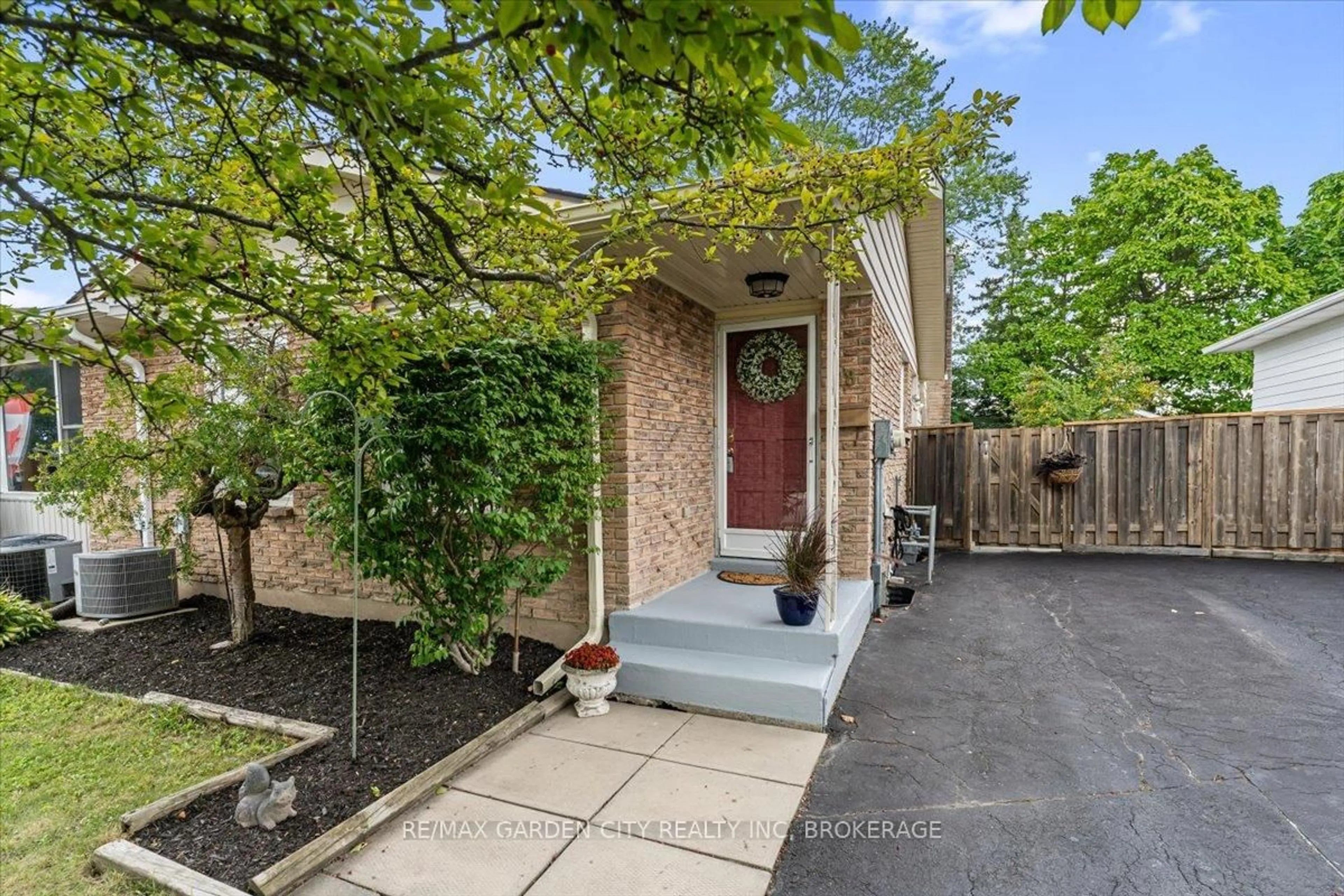 Unknown for 68 Barrington Dr, Welland Ontario L3C 5Z9