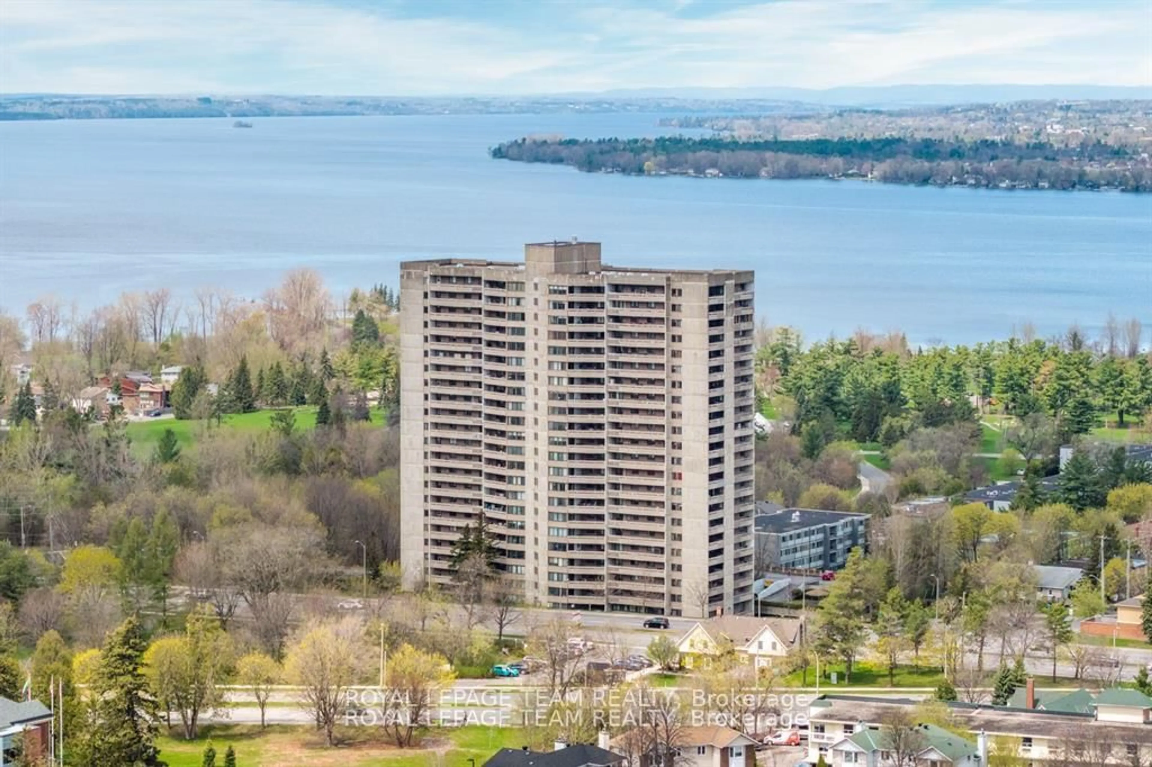 A pic from outside/outdoor area/front of a property/back of a property/a pic from drone, water/lake/river/ocean view for 415 Greenview Ave #2004, Ottawa Ontario K2B 8G5