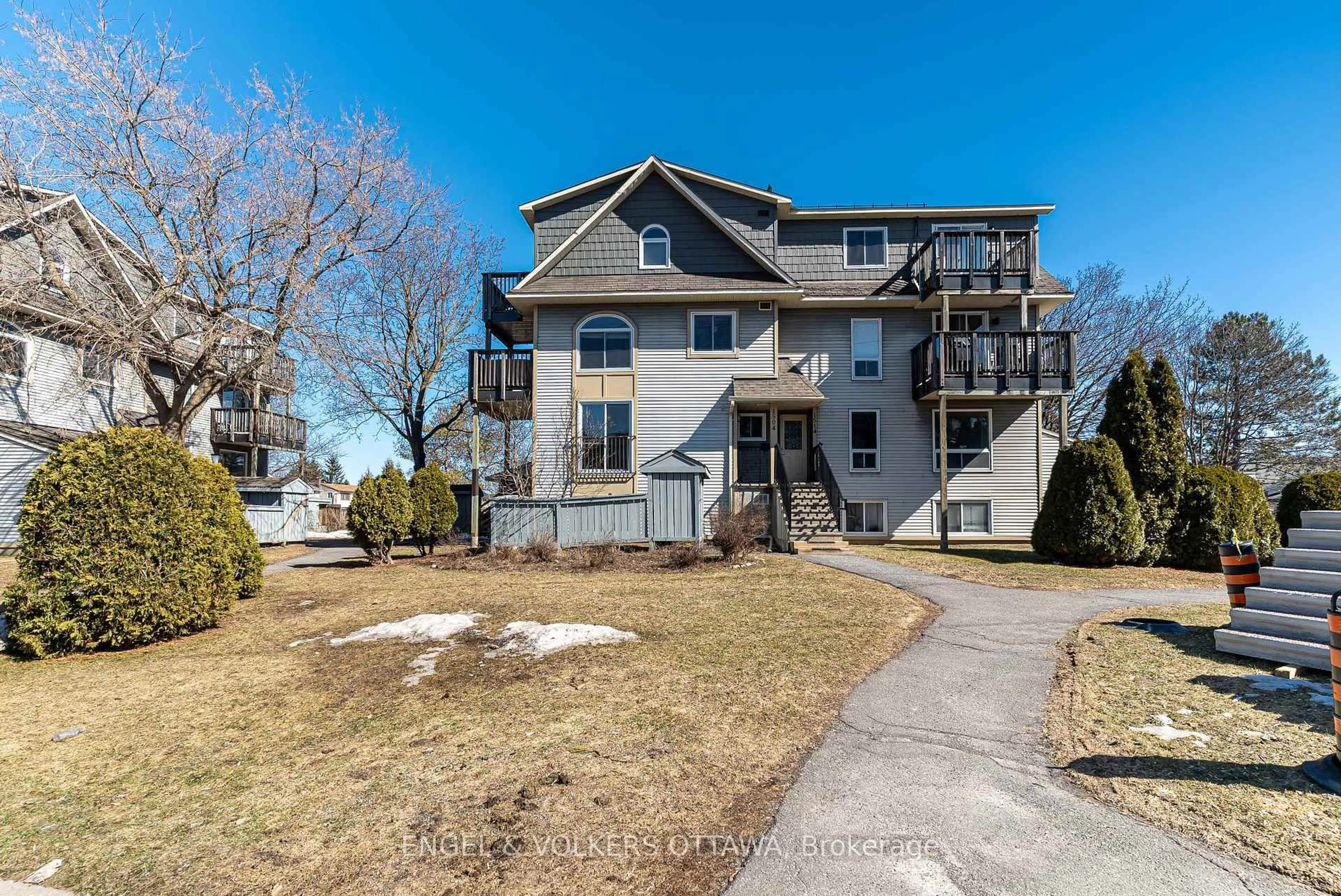A pic from outside/outdoor area/front of a property/back of a property/a pic from drone, street for 1504 Tanguay Crt, Ottawa Ontario K2L 3X8