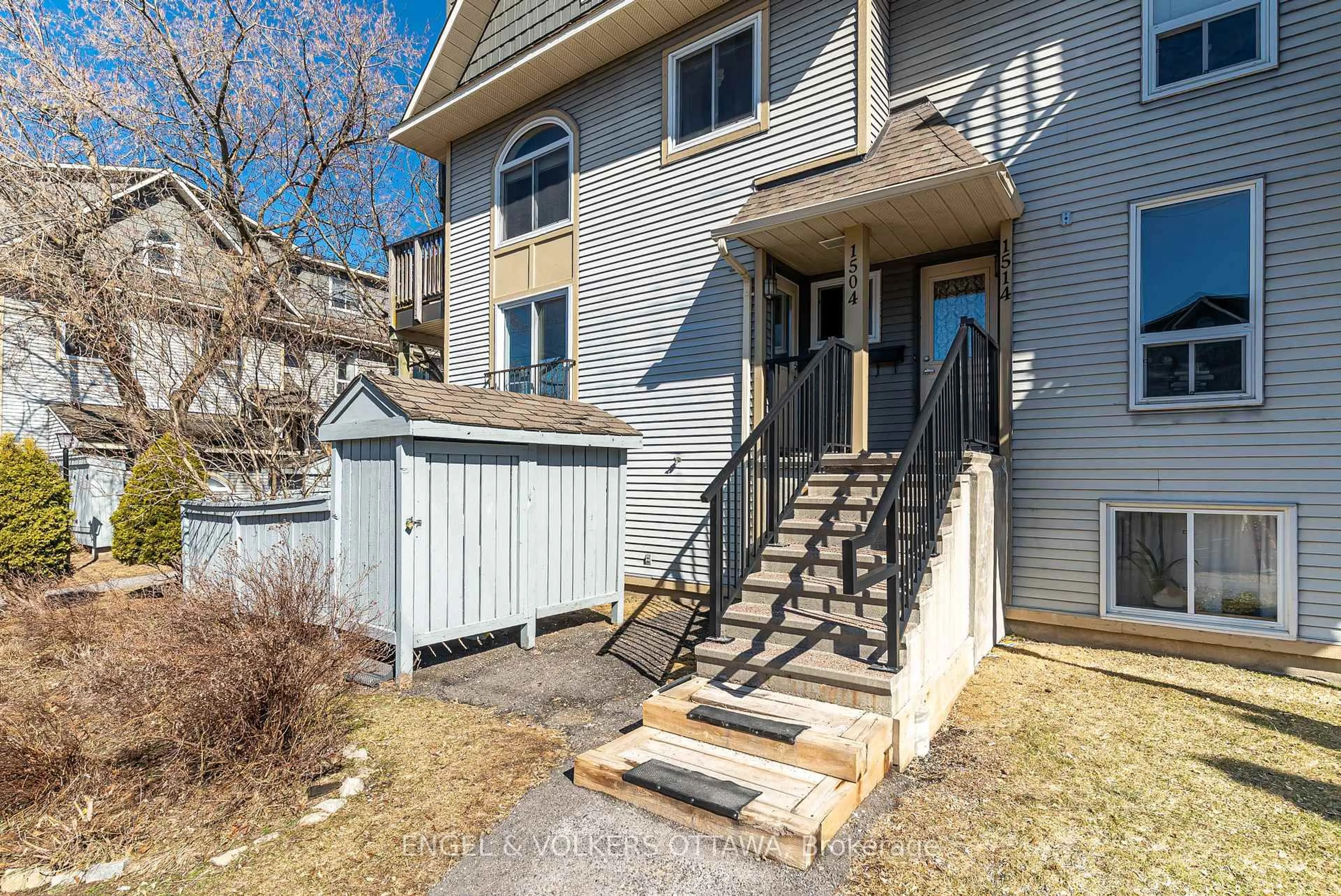 Unknown for 1504 Tanguay Crt, Ottawa Ontario K2L 3X8