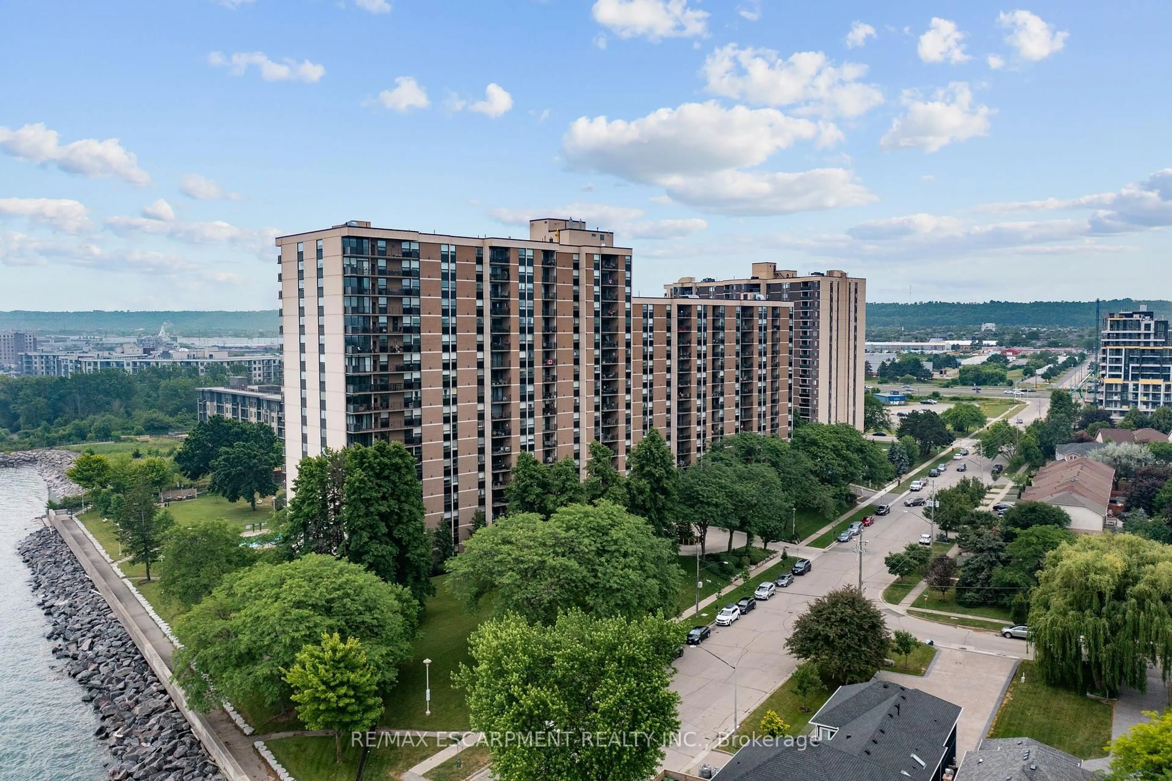A pic from outside/outdoor area/front of a property/back of a property/a pic from drone, city buildings view from balcony for 500 GREEN Rd #218, Hamilton Ontario L8E 3M6