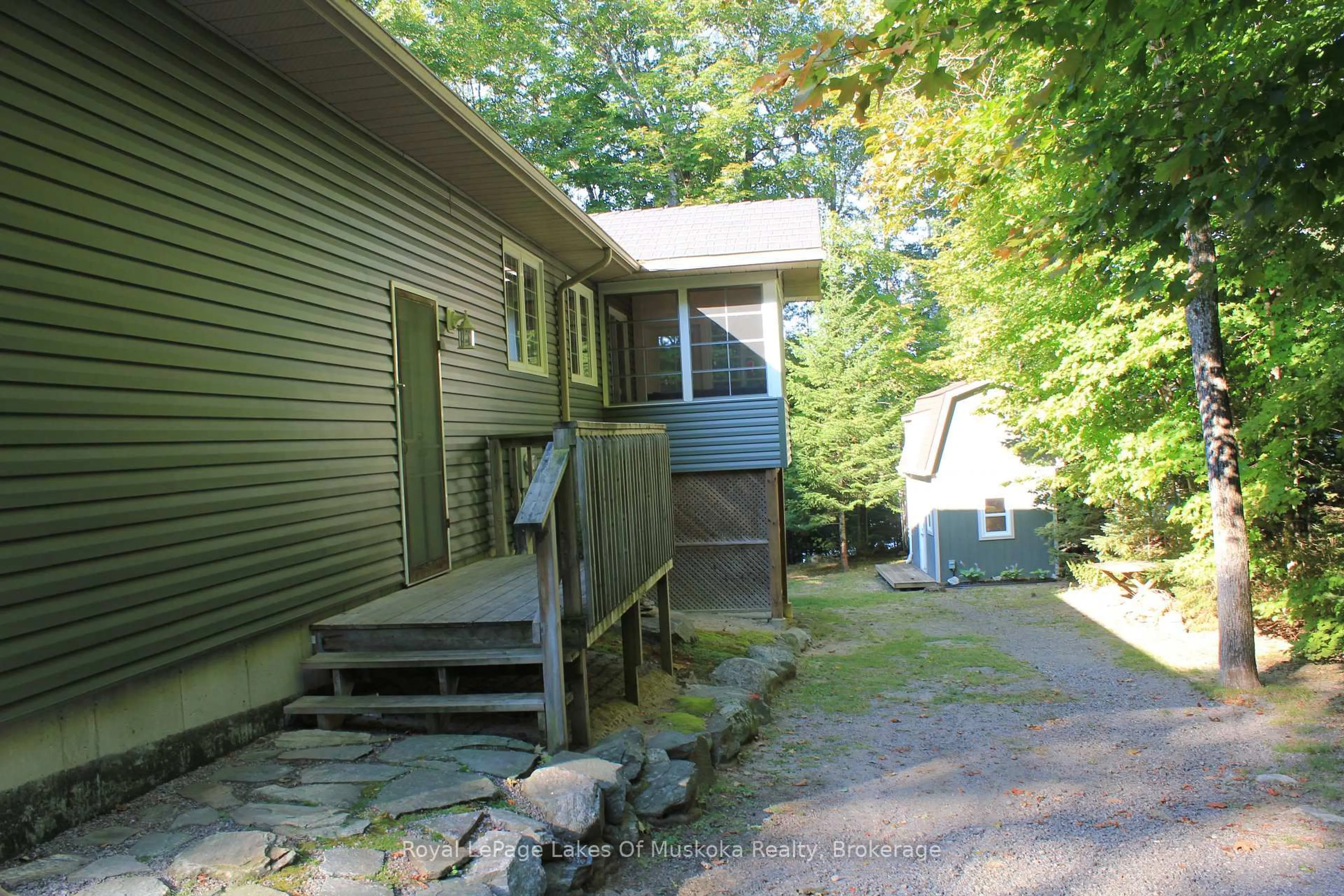 Patio, street for 340 Wurm Rd, Magnetawan Ontario P0A 1P0