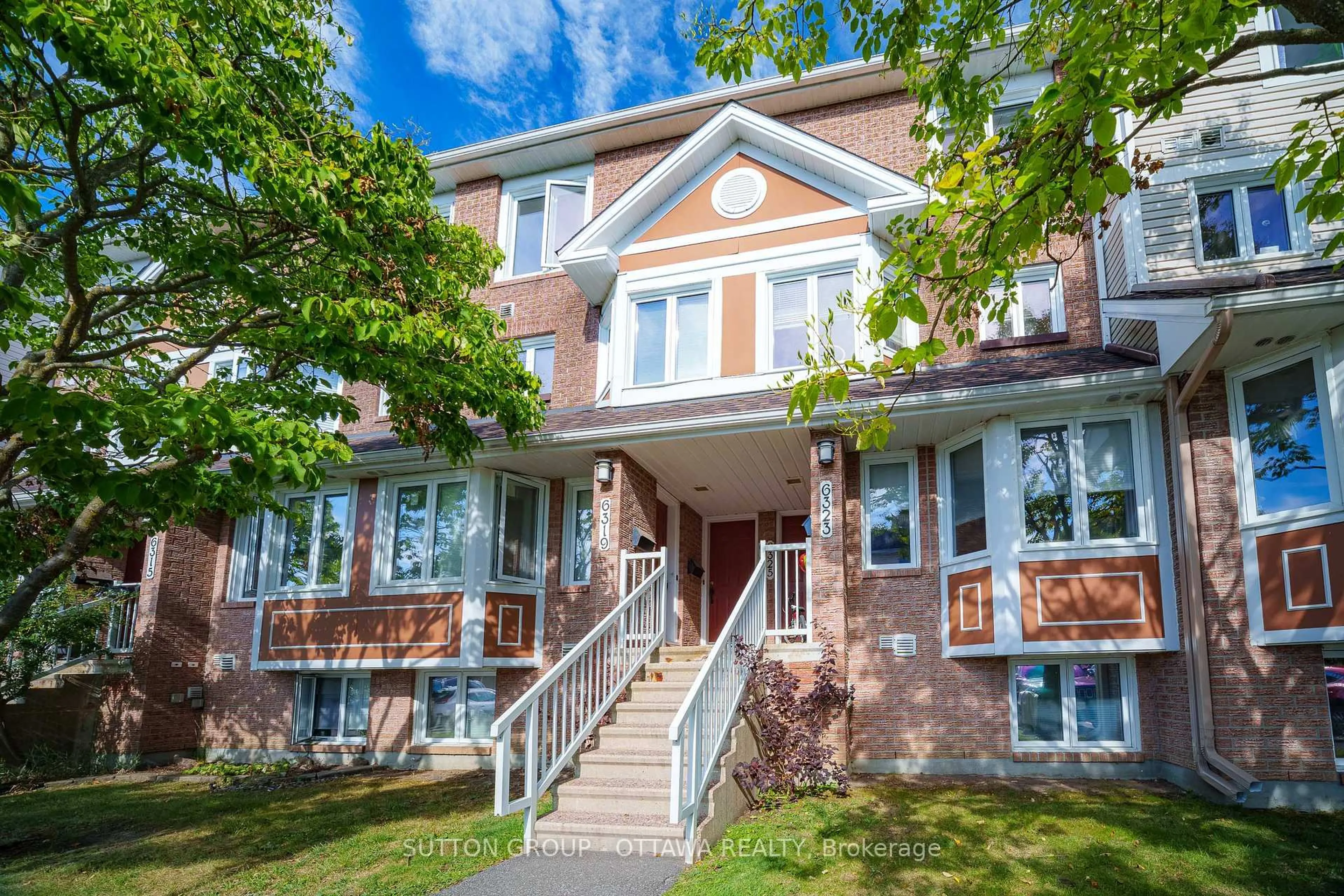Home with brick exterior material, building for 6325 Tealwood Pl, Ottawa Ontario K1C 7J9