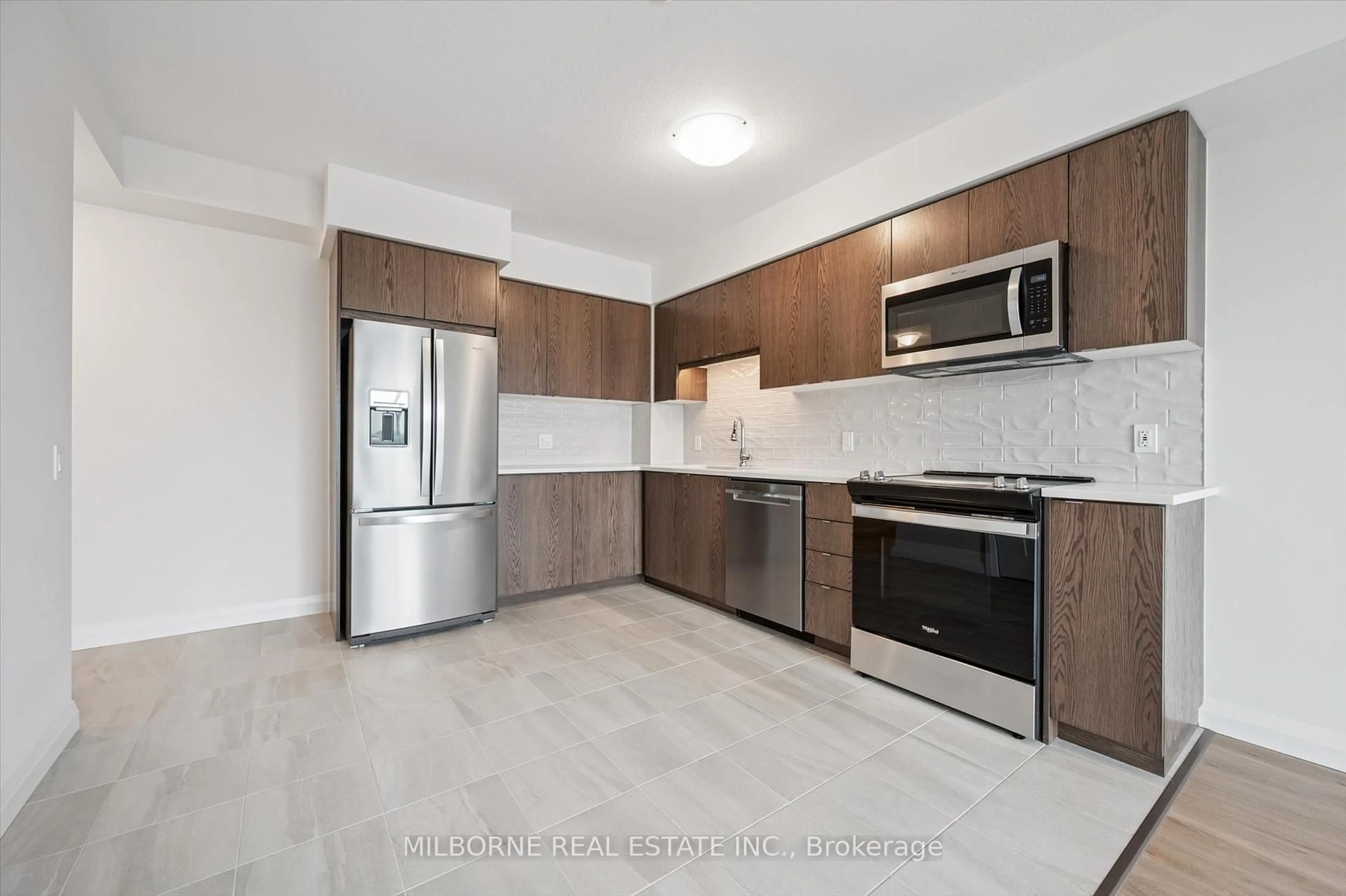Standard kitchen, unknown for 93 Arthur St #503, Guelph Ontario N1E 0S6