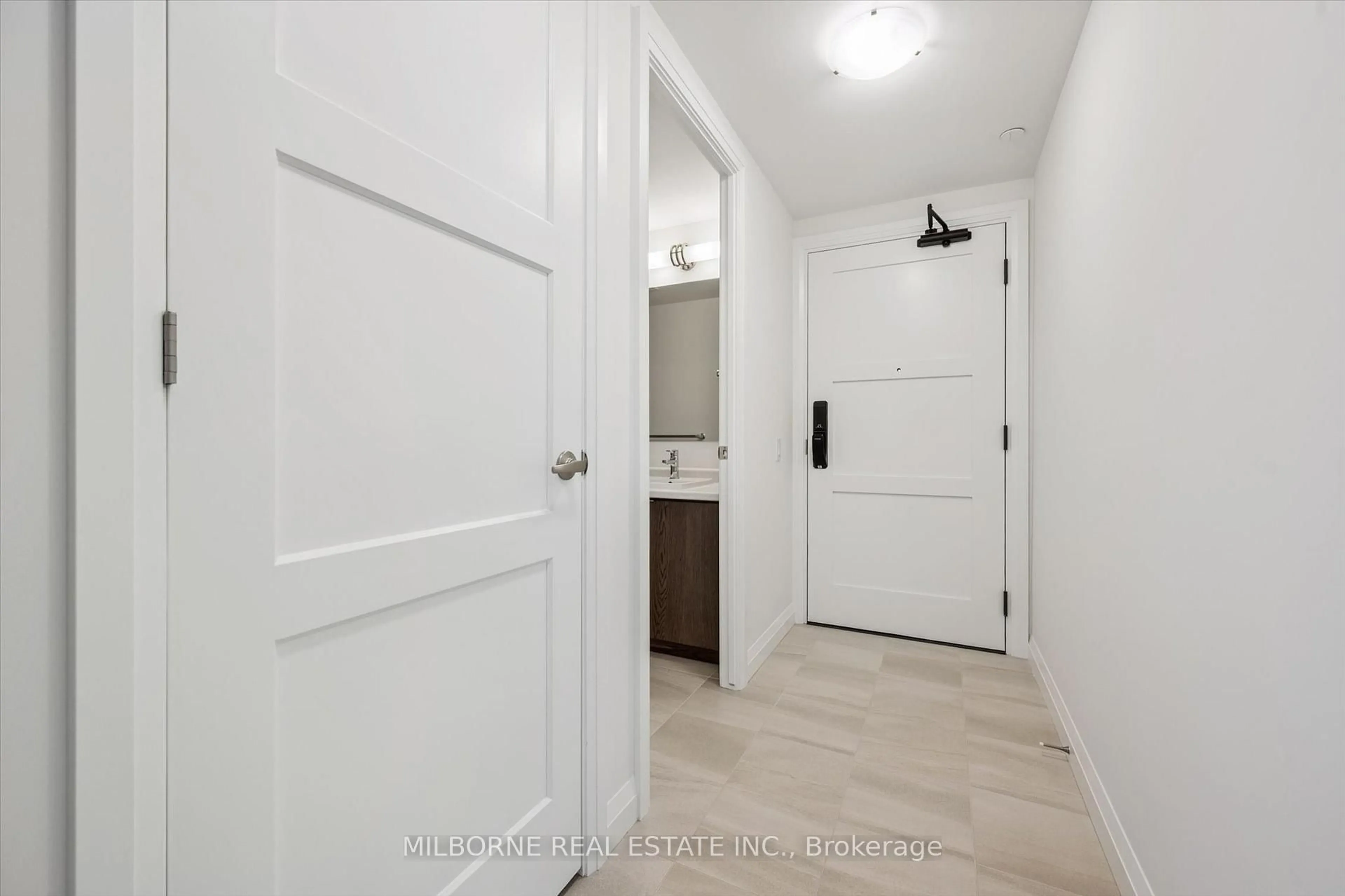 Indoor entryway for 93 Arthur St #503, Guelph Ontario N1E 0S6
